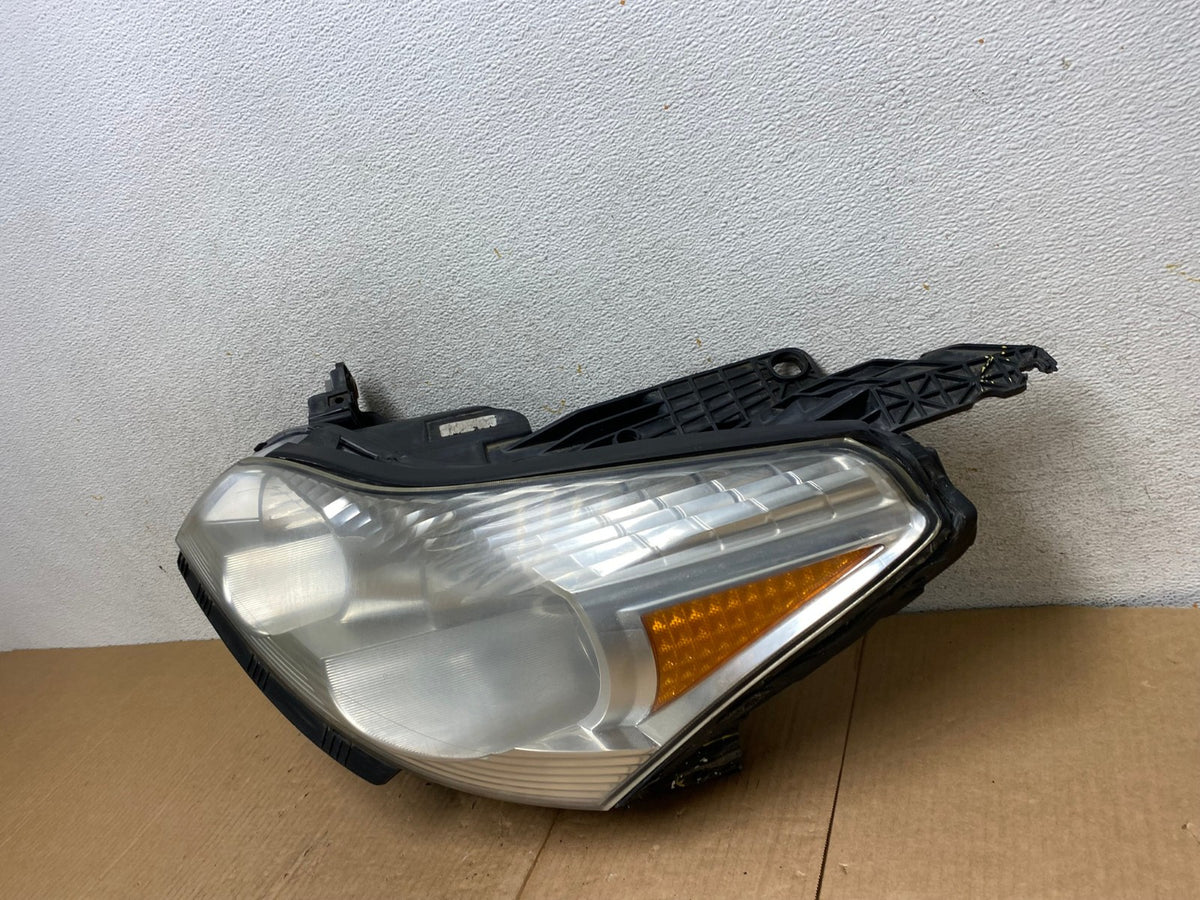 2009 to 2012 Chevrolet Traverse Left Driver Side Halogen Headlight AI5807 LK1