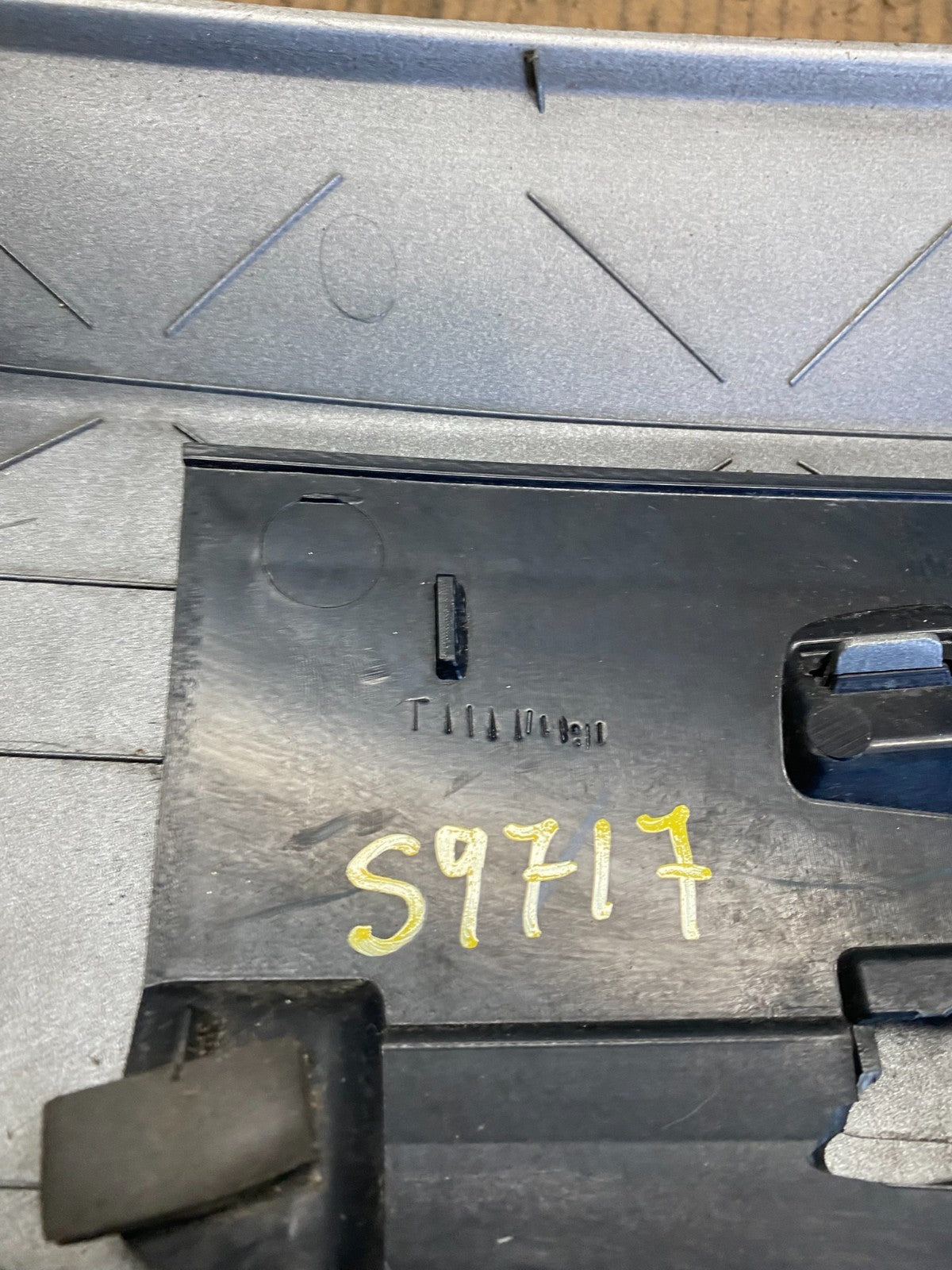 2011-2018 Dodge Grand Caravan Rear Tail Gate Trim Molding Panel OEM S9717 DG18