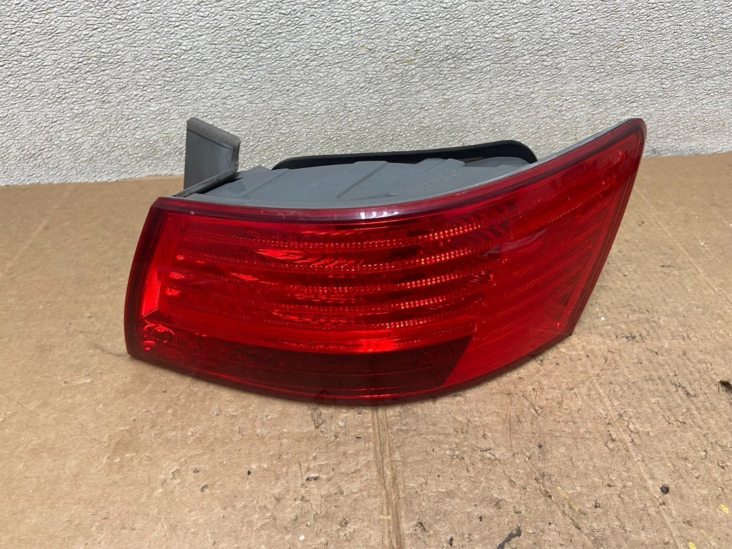 2009 to 2010 Hyundai Sonata Right Passenger Side Tail Light Oem AA3705 DW0
