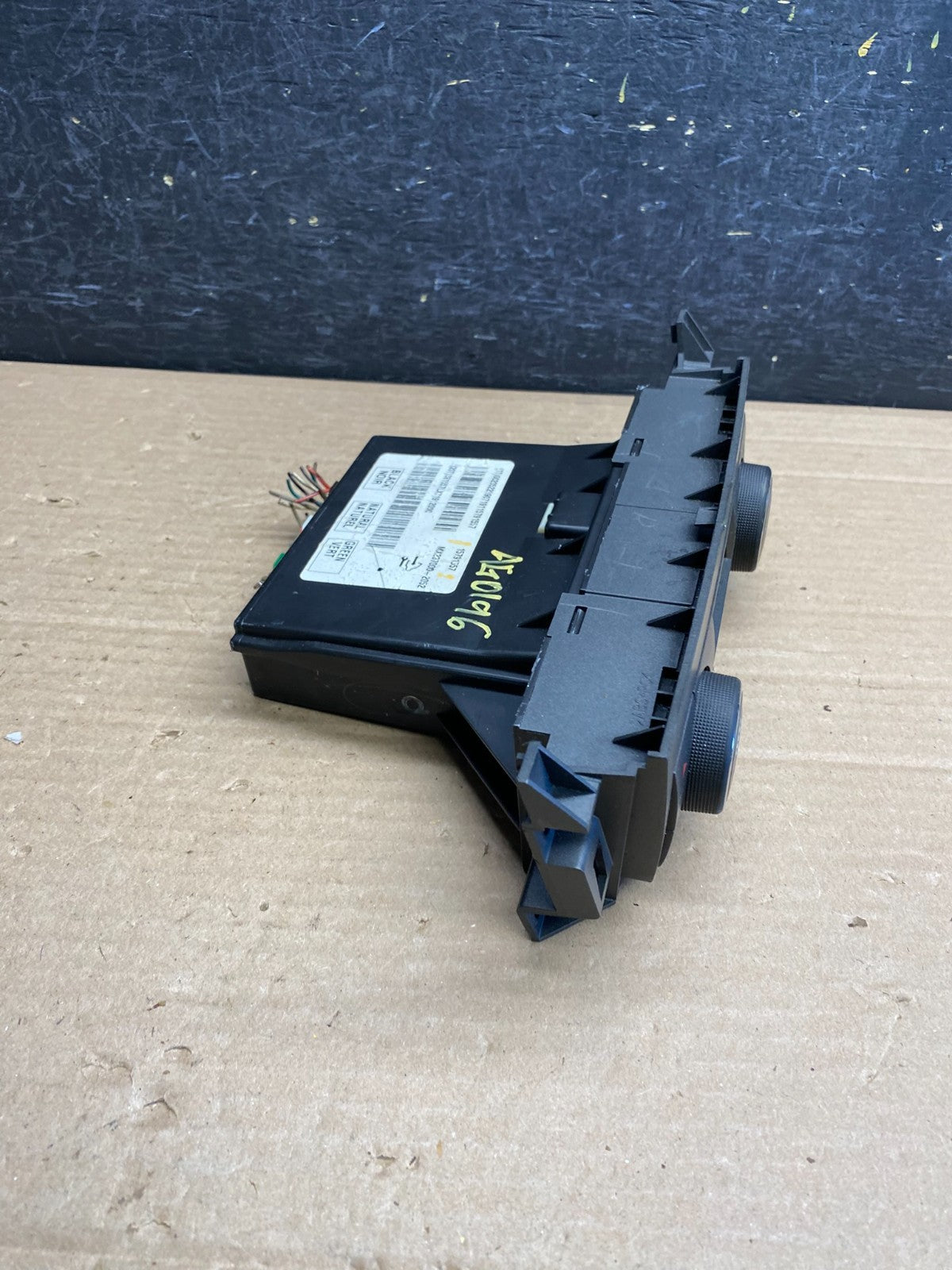 2006 to 2011 Cadillac DTS AC Heater Climate Control Panel AG0196 DG1