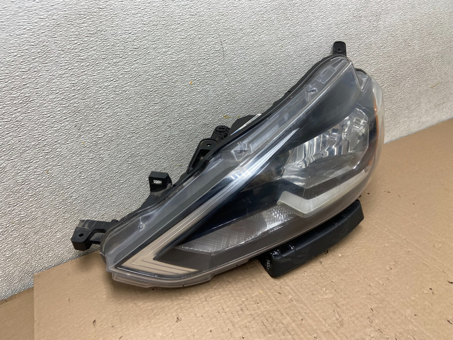2016 2017 2018 Nissan Sentra Front Left Driver LH Halogen Headlight AB2492 DW2