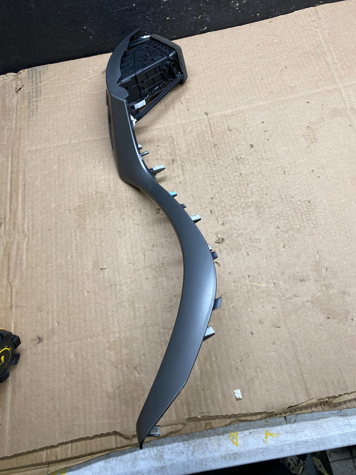 2014-2016 Hyundai Elantra Center Right Garnish Trim Bezel Air Vent z0125 DG3