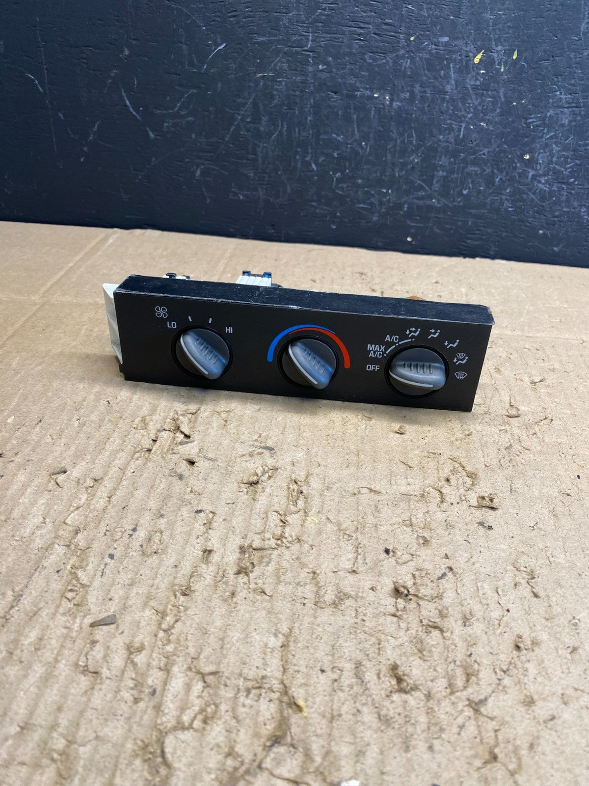 2001 - 2007 GMC Chevrolet Express 1500 Climate Control A/C AC4672 DG0