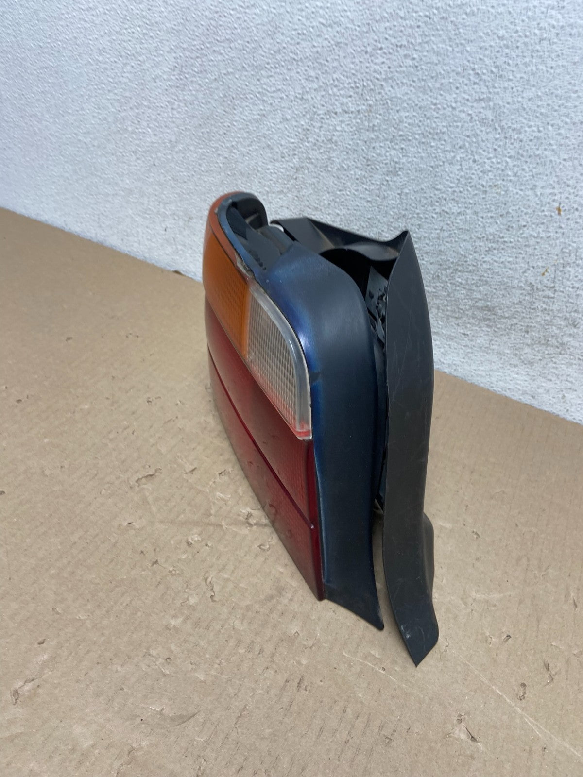 1995-1999 BMW E36 318ti Compact Hatchback Left Driver LH Tail Light OE AG5895 DG1