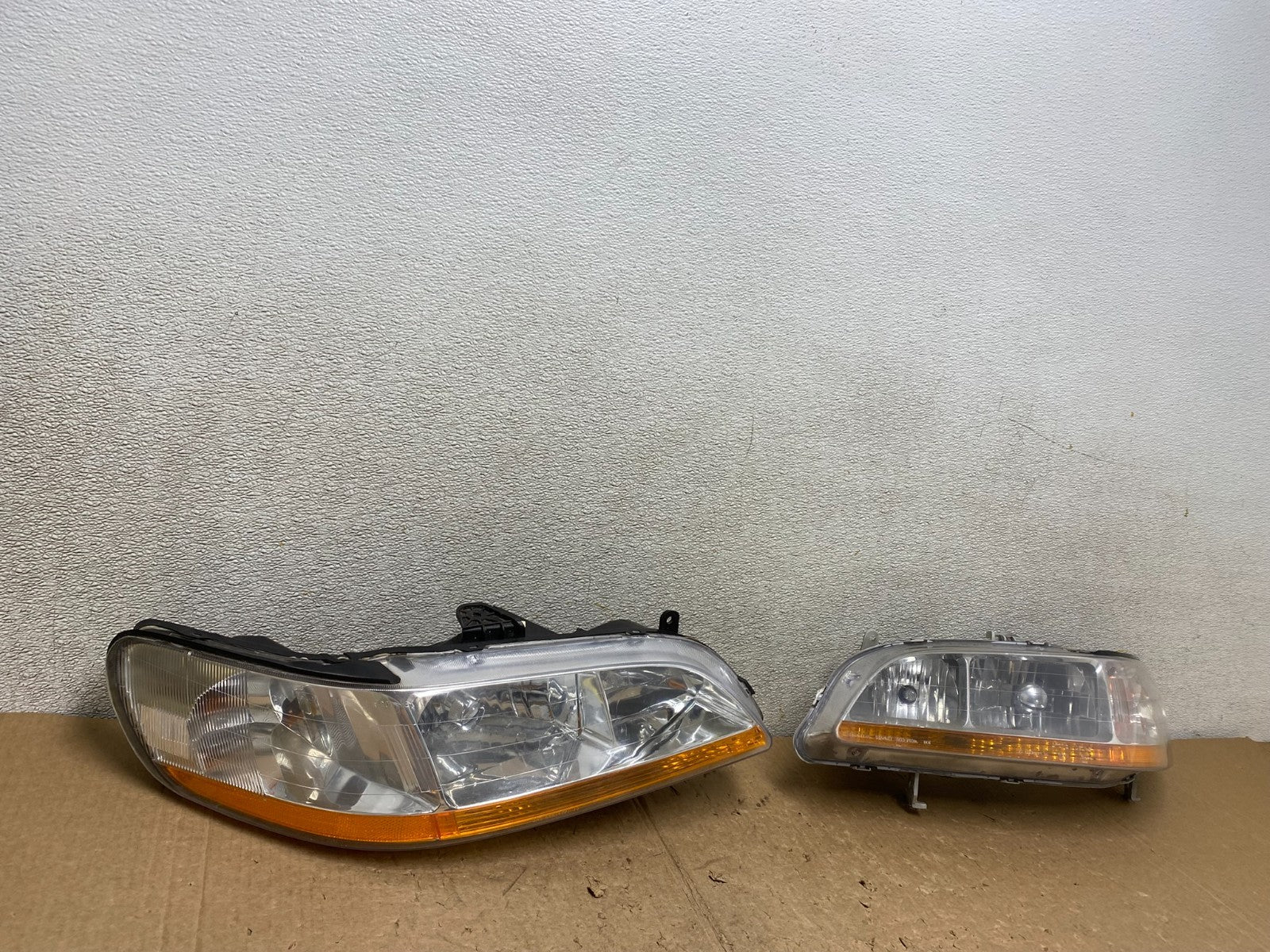 1998 to 2002 Honda Accord Left+Right Set Side Headlights V3628 DW2