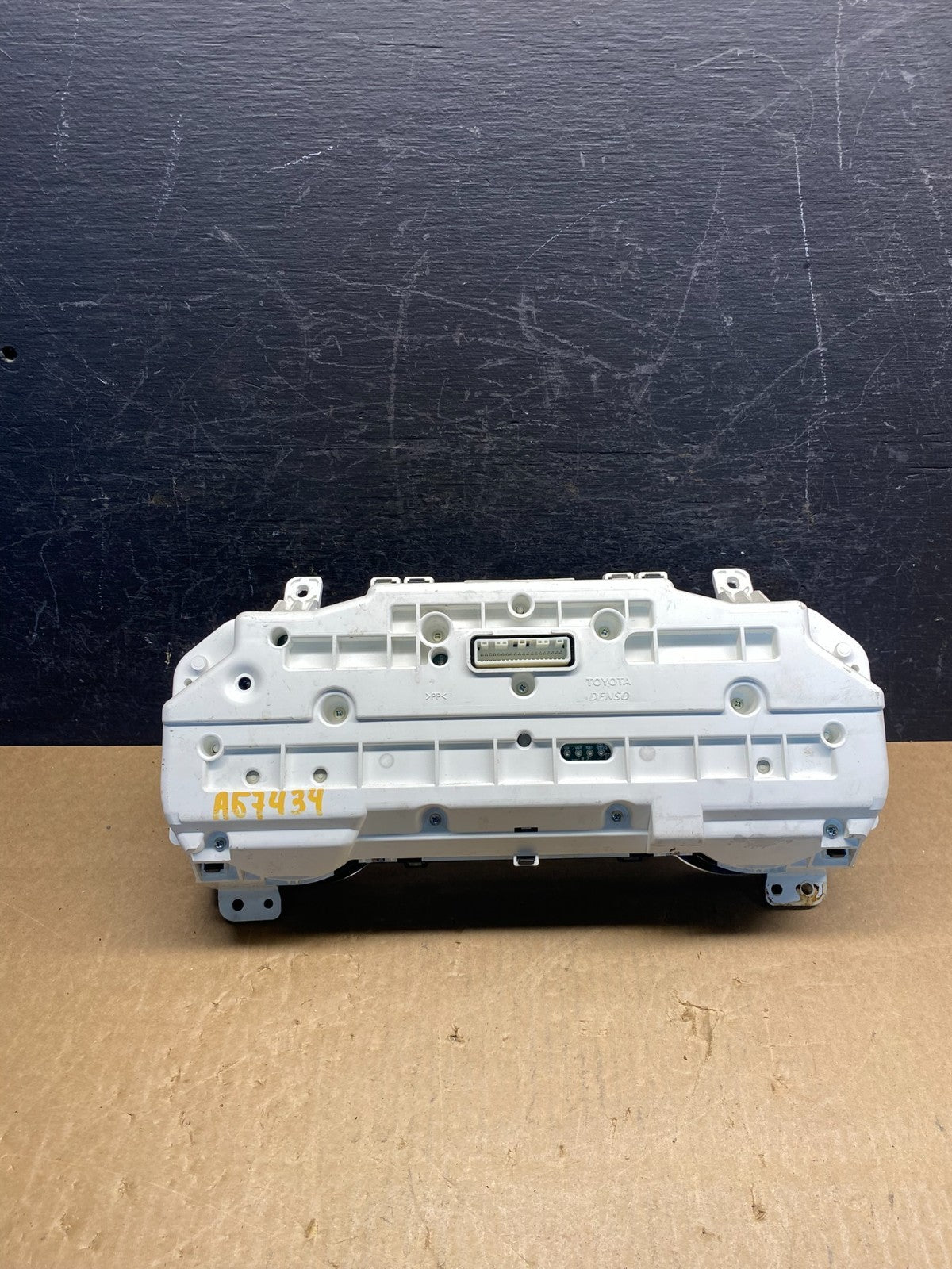 2004 2005 Toyota Sienna Speedometer Cluster Gauge ag7434 DG4