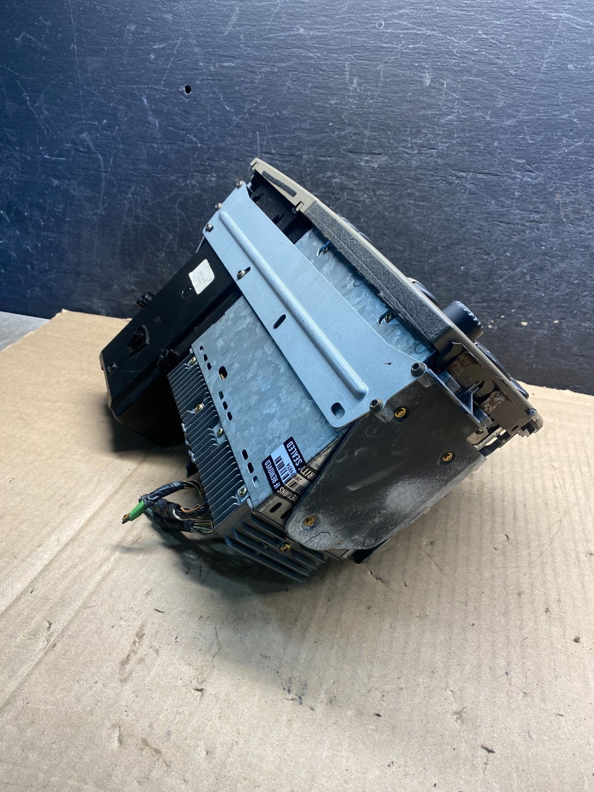 2000 - 2003 Jaguar S-Type Radio Stereo CD Player AM FM Climate Control aj0535 DG2