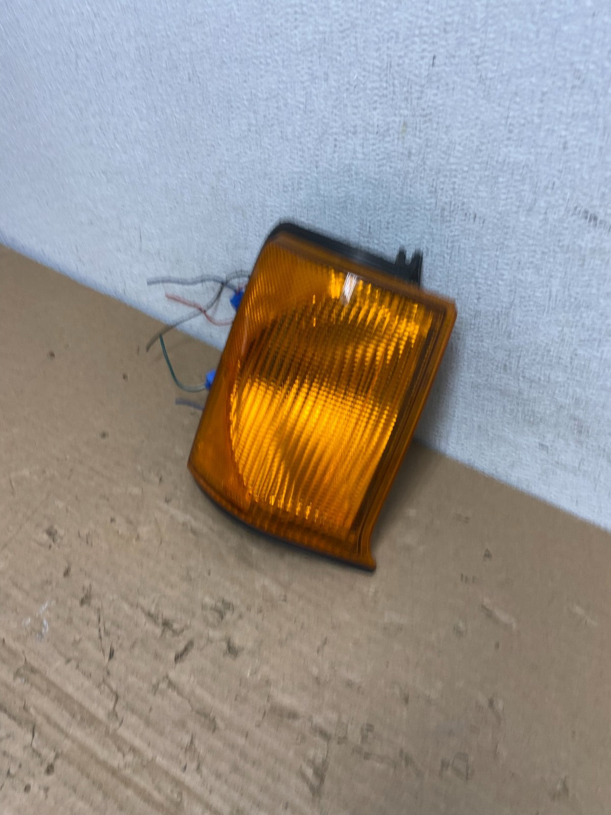1999-2000 Land Rover Discovery Front Right Passenger Turn Signal Light AD4115 DG1