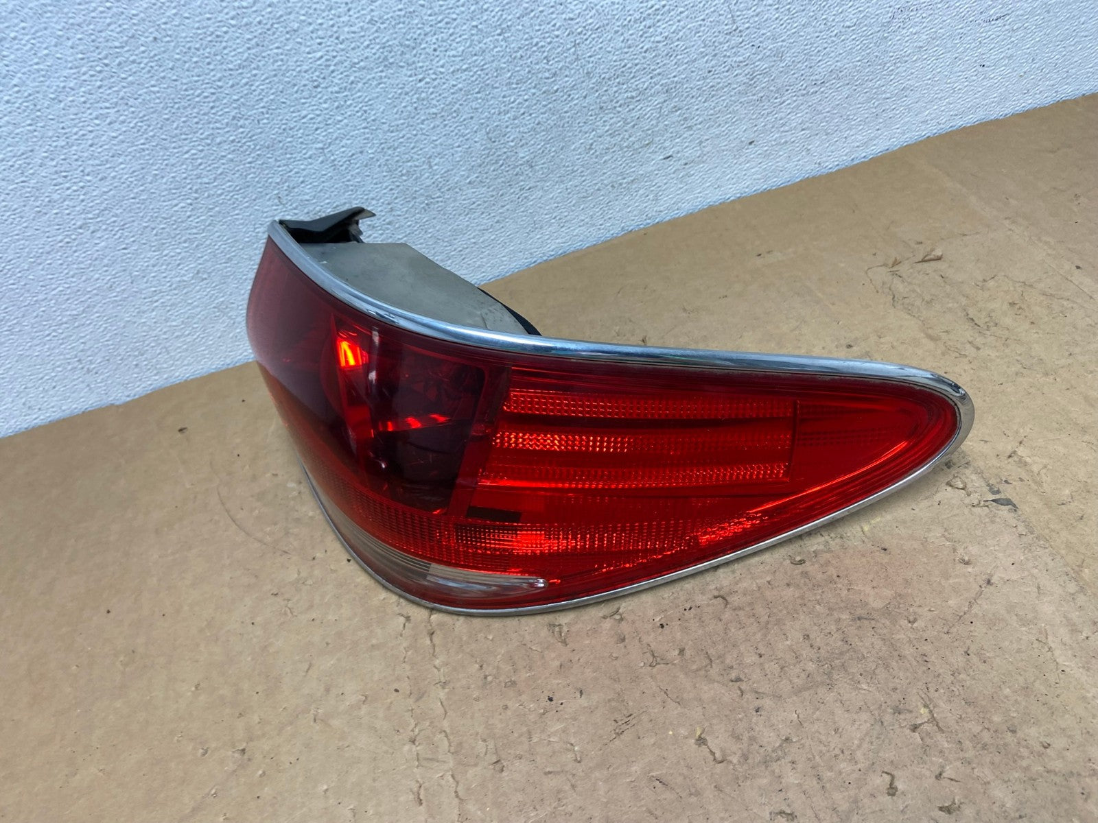 2005 - 2006 Lexus ES330 Right Passenger Side Tail Light AD0503 LK1