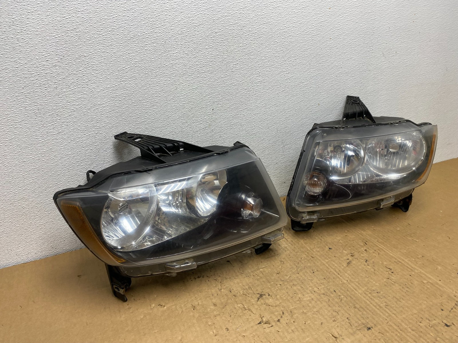 2011-2013 Jeep Grand Cherokee Left+Right Halogen Headlights AC8122 DW2
