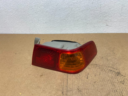2000 to 2001 Toyota Camry Right Passenger Rh Tail Light OEM AC3158 DW0