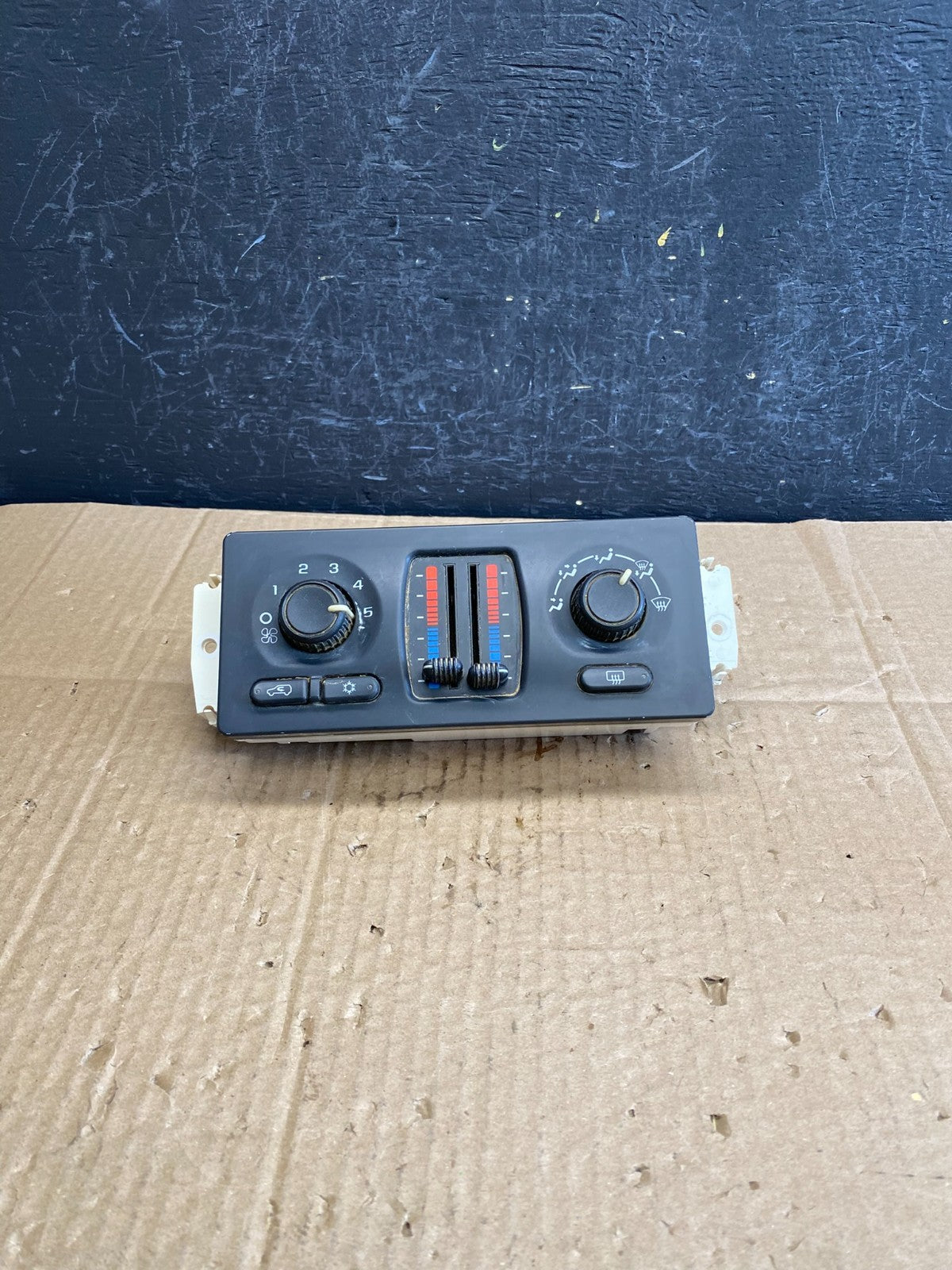 2003 to 2006 Chevrolet Silverado HVAC Heater Climate Control Module AC9527 DG0