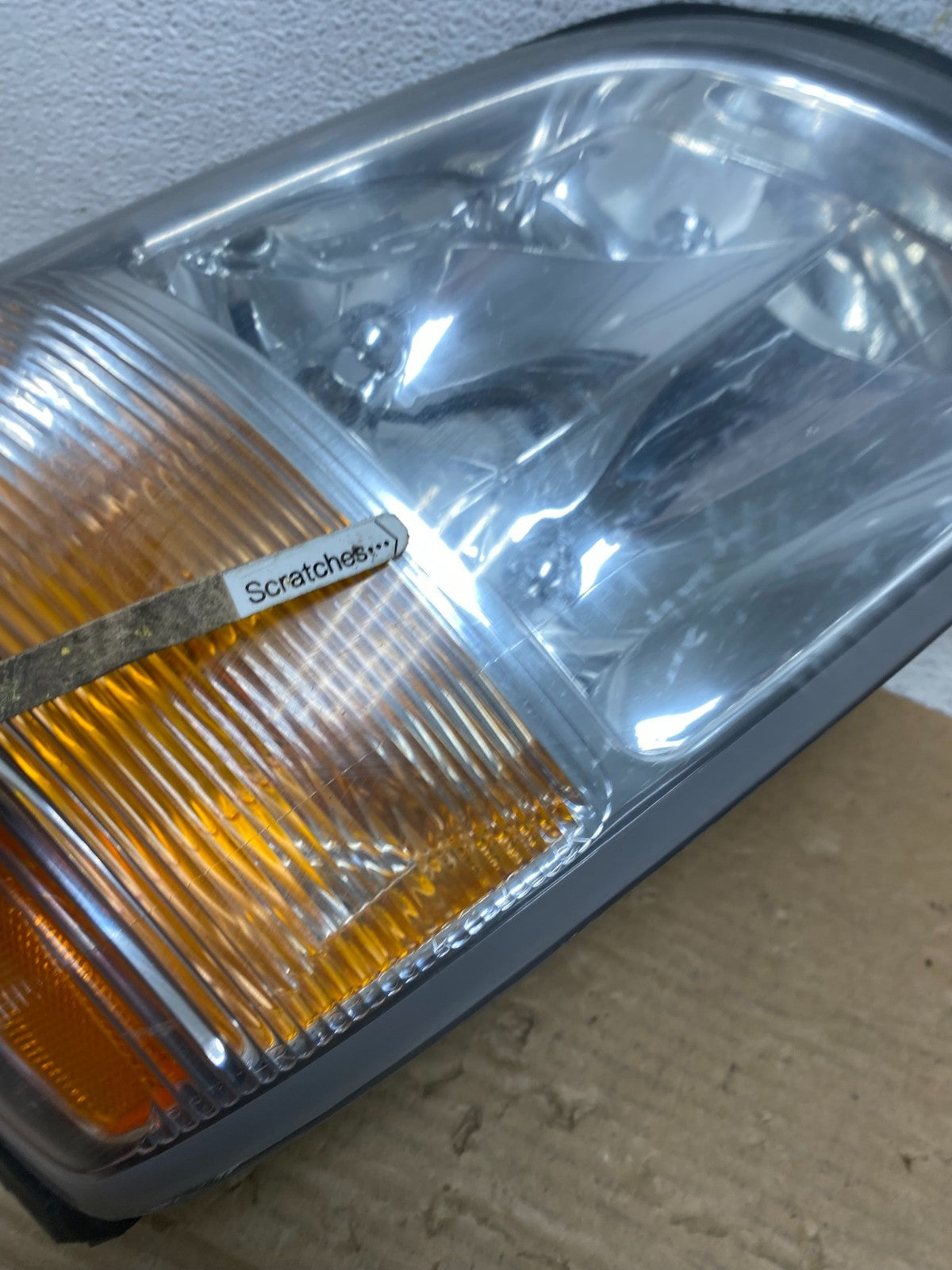 2000 to 2005 Cadillac Deville Right Passenger RH Side Headlight AD3985 DW3