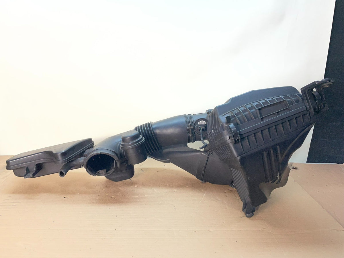 2009-2012 Hyundai Genesis Sedan 4.6L Air Intake Resonator ah8828 DG3