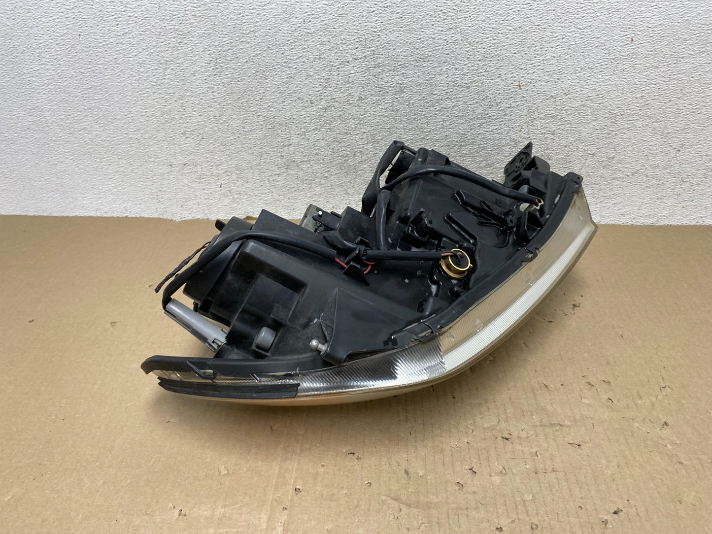 Halogen 2005-2006 Mitsubishi Outlander Left Driver LH Headlight AG6919 DW6