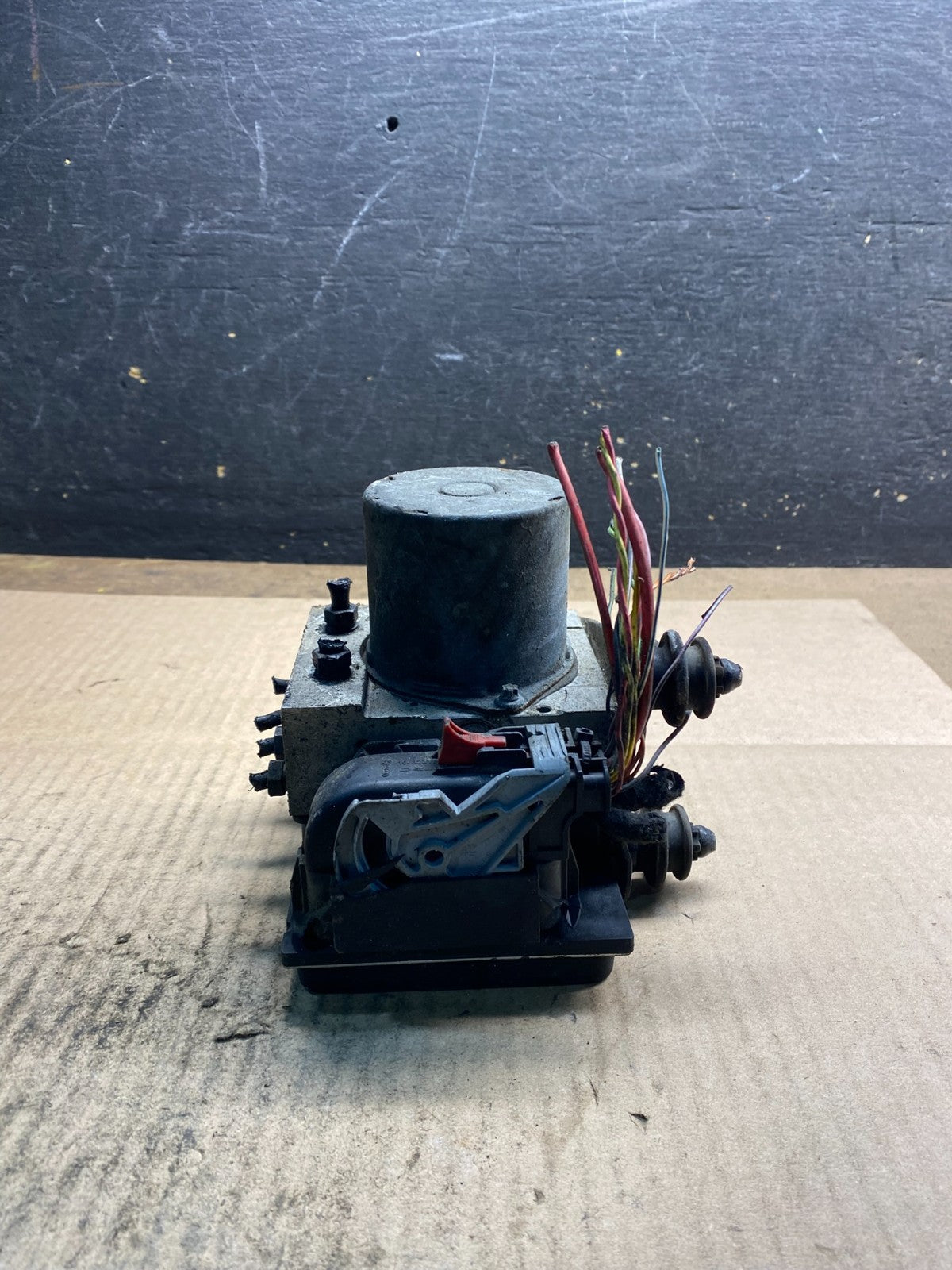 2010 to 2012 Audi A4 ABS Anti-Lock Brake Pump 8K0907379BH OEM z4648 DG1