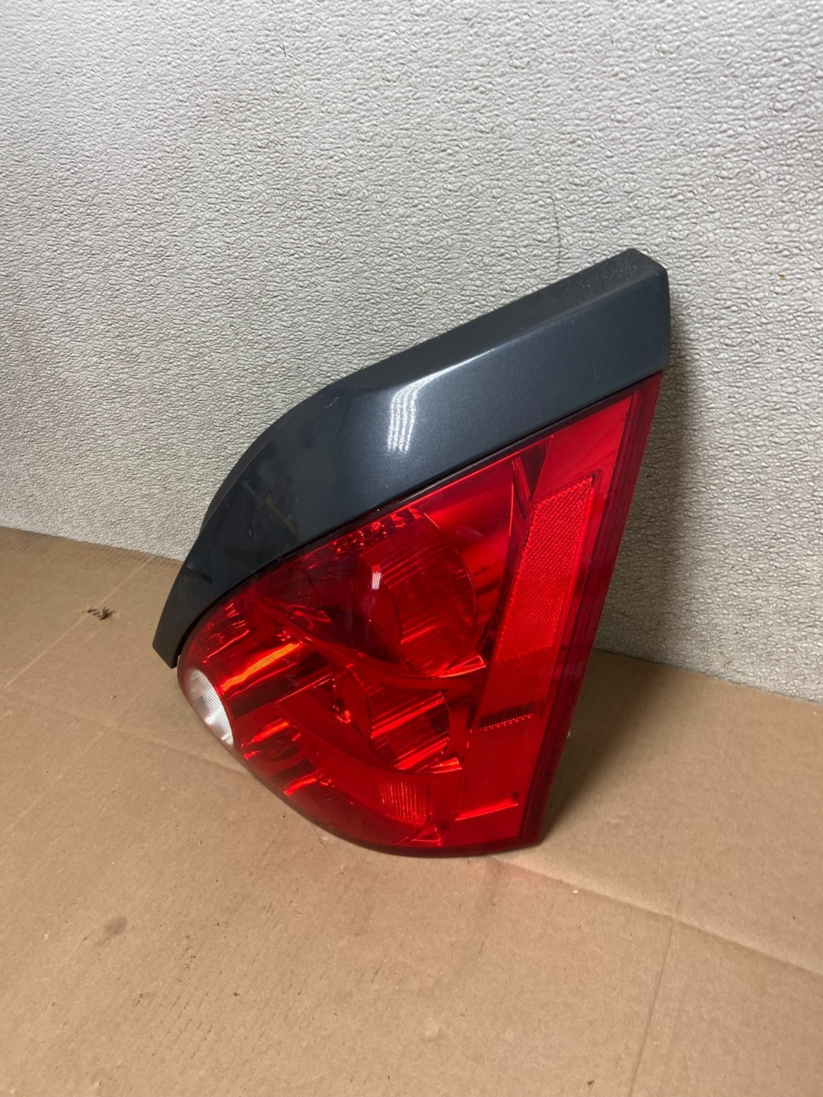 2004 2005 2006 2007 2008 Nissan Maxima Right RH Tail Light Y0934 DW1