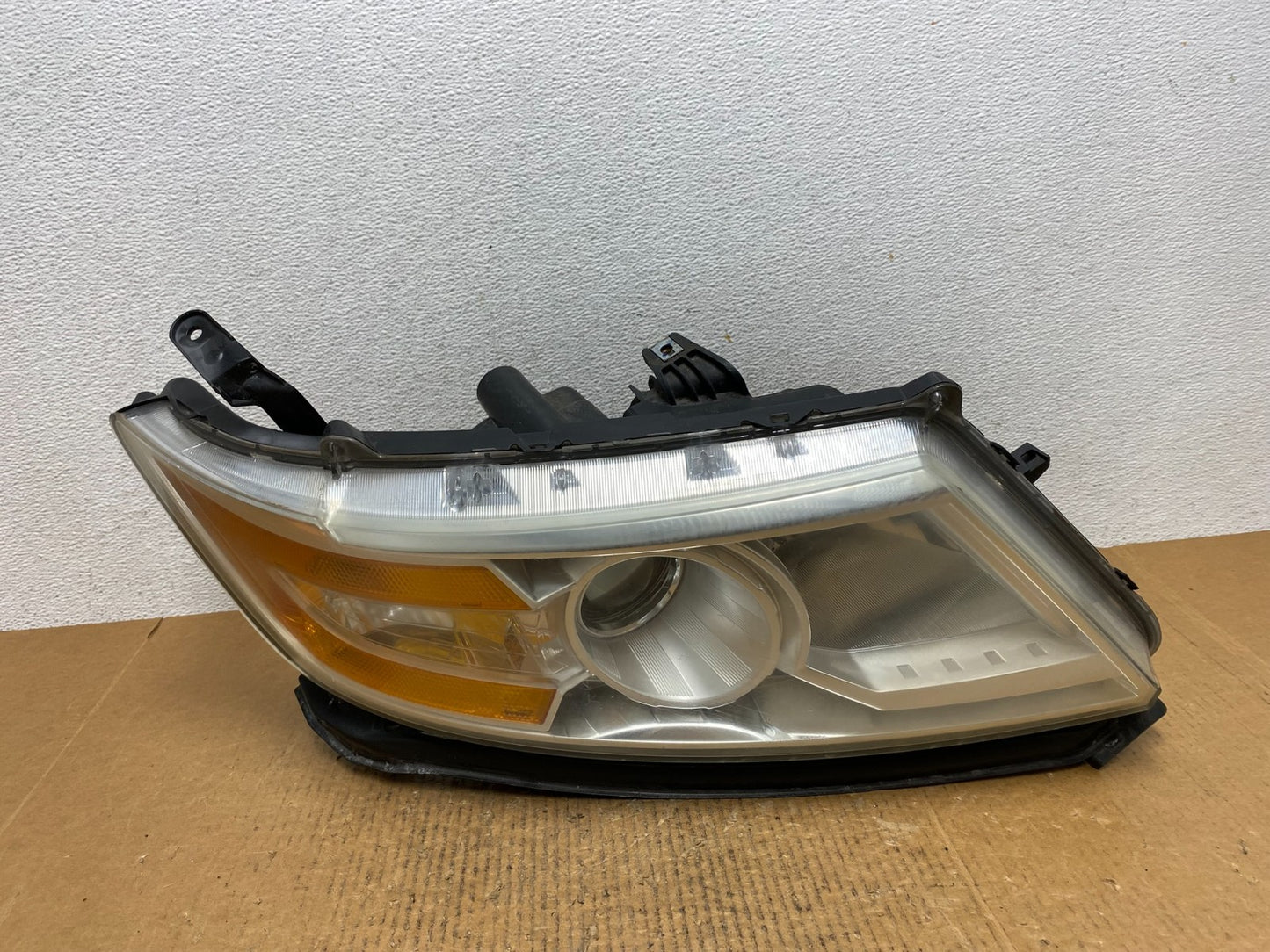 2011 to 2013 Honda Odyssey Front Right Passenger Headlight Halogen AE1240 DW0