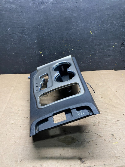 2011 to 2013 Jeep Grand Cherokee Center Console Shifter Cup Holder Q2665 DG1