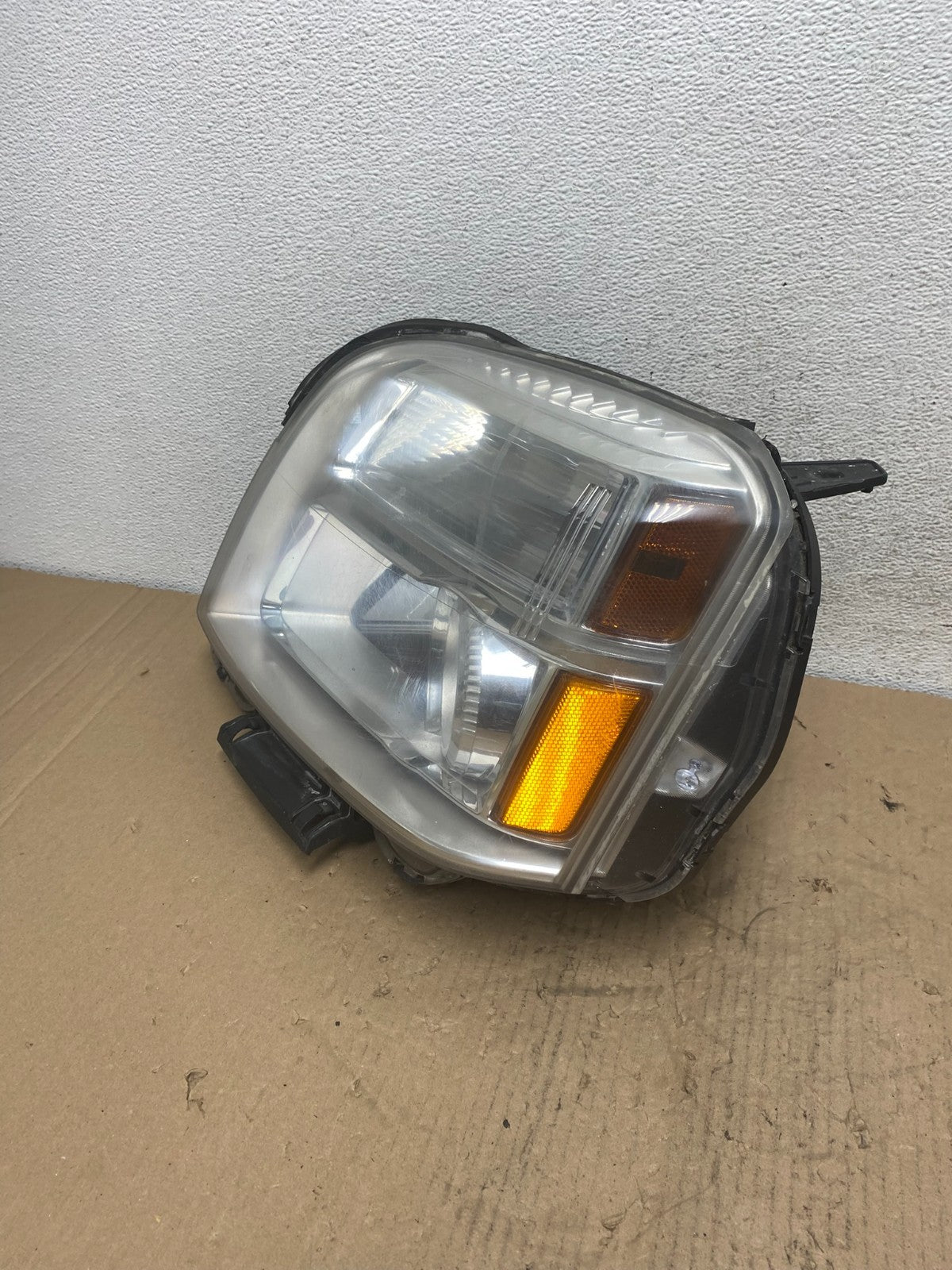 2010 to 2015 GMC Terrain Halogen Left Driver Lh Side Headlight AF3319 LK1