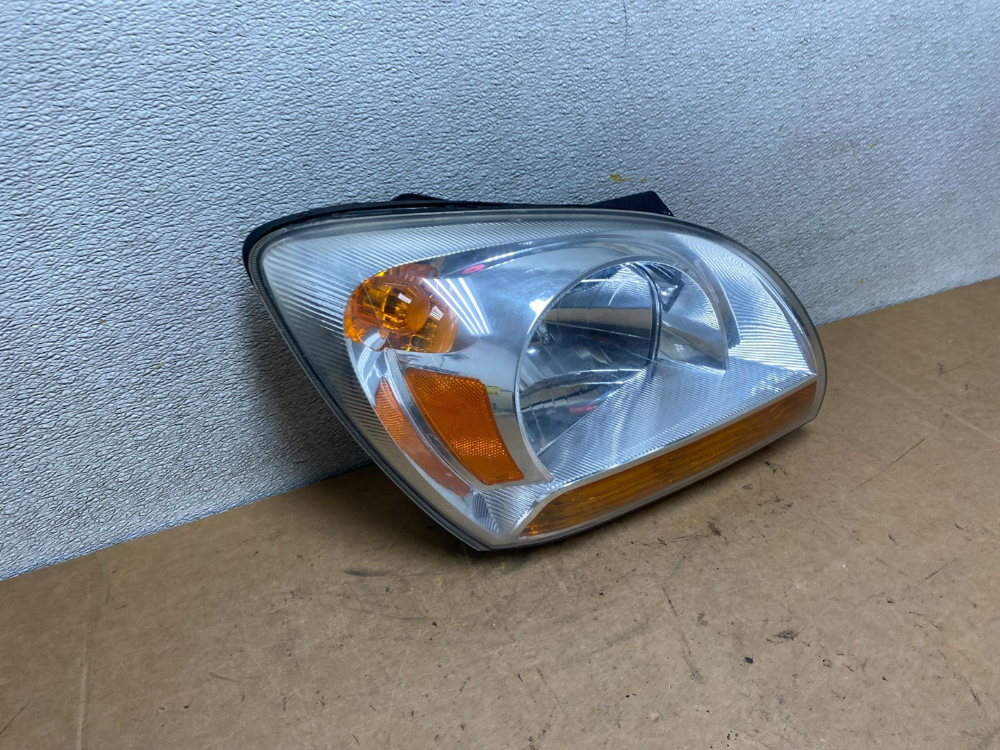 2005 to 2006 Kia Sportage Right Passenger RH Halogen Headlight DEPO X5014 DW2