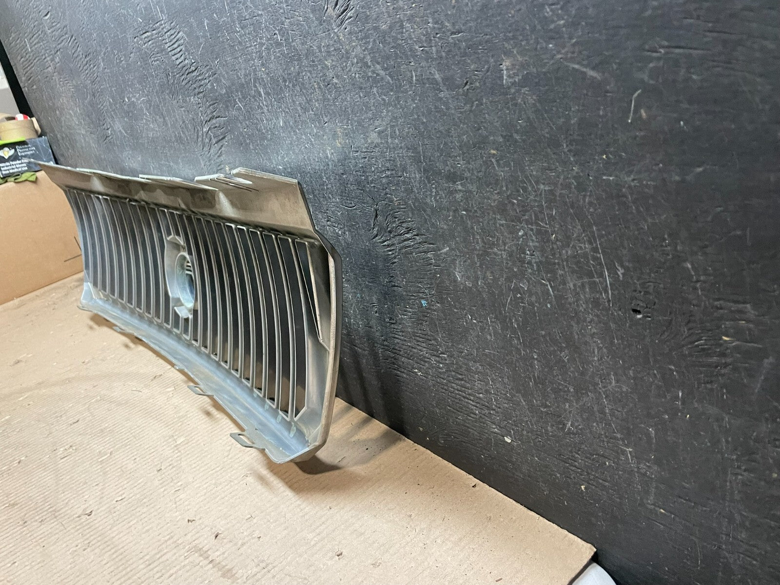 2002 to 2005 Mercury Mountaineer Front Upper Grill Grille Oem j3443 DG8