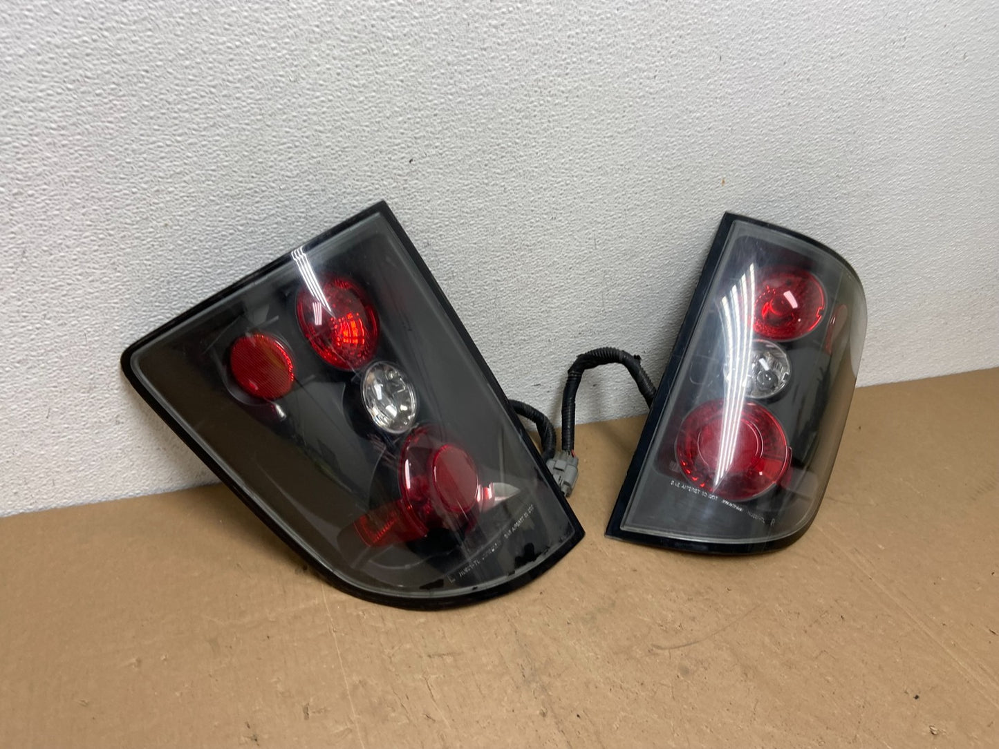 2005 to 2014 Honda Ridgeline Left+Right Smoke Tail Lights AC57992