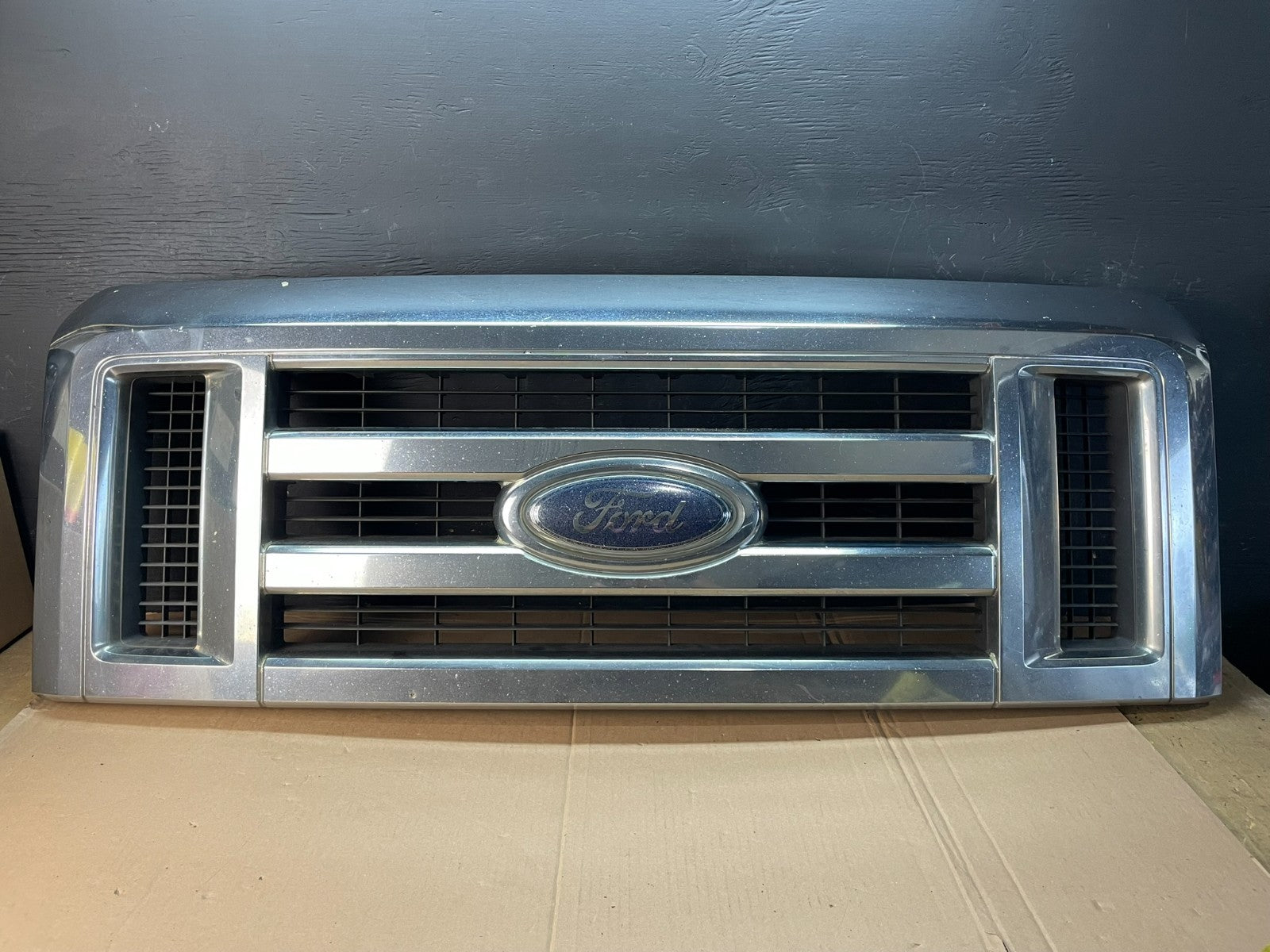 2008 to 2014 Ford Econoline E150 E250 Front Upper Chrome Grill Grille ad8349 DG0