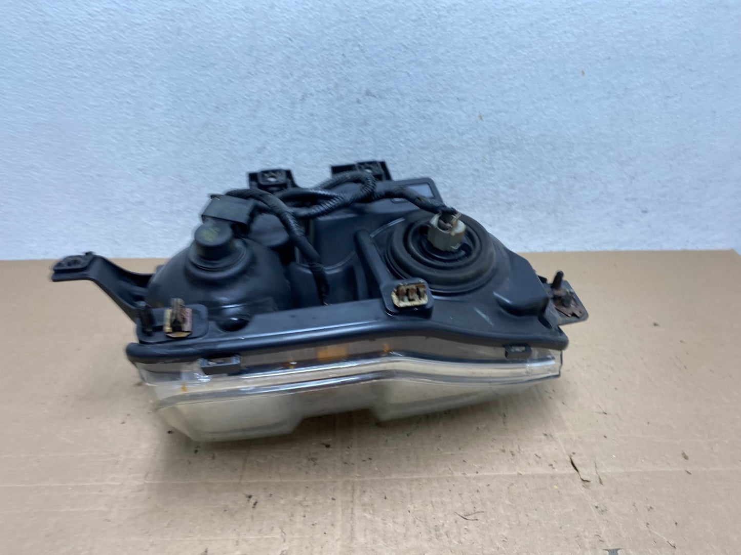 2008 to 2010 Ford F250 Super Duty Left Driver LH Side Headlight AE6131 DW7