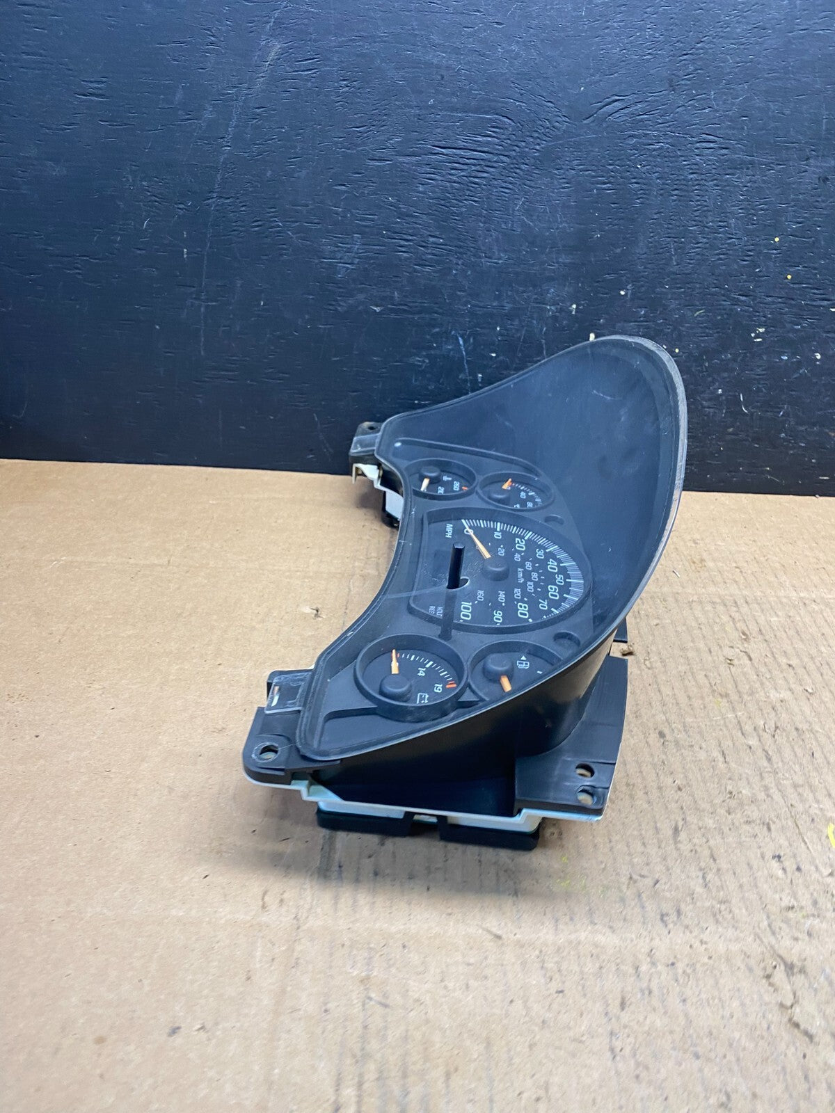2004 to 2007 Chevrolet Express Speedometer Cluster Gauge N5185 PS2