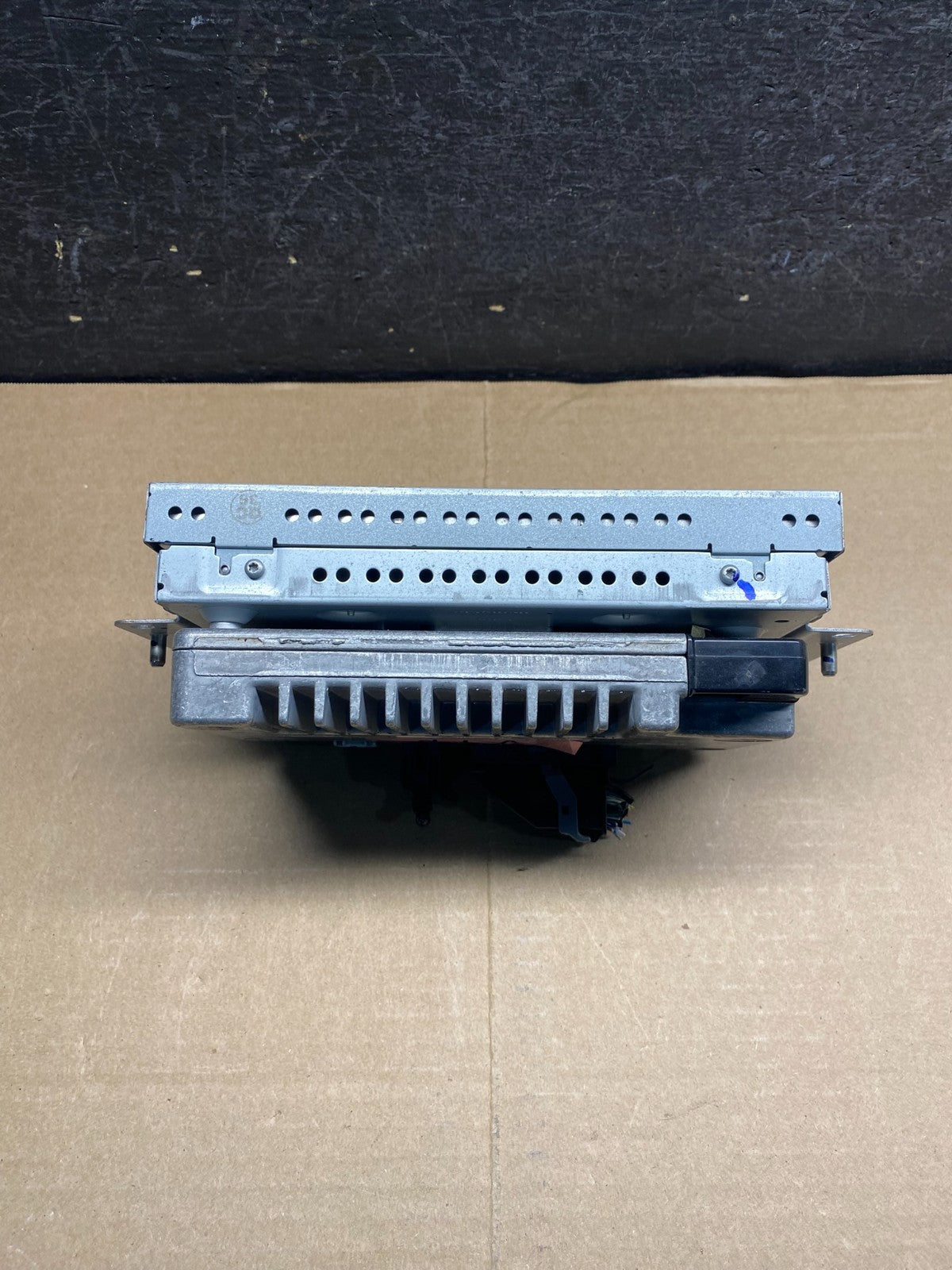 2011 to 2014 Ford Explorer Radio Information Display Screen AE9969 DG1