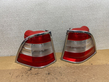 2002-2005 Mercedes ML 350 Ml-Class Left+Right Side Tail Lights AB3365 DW0