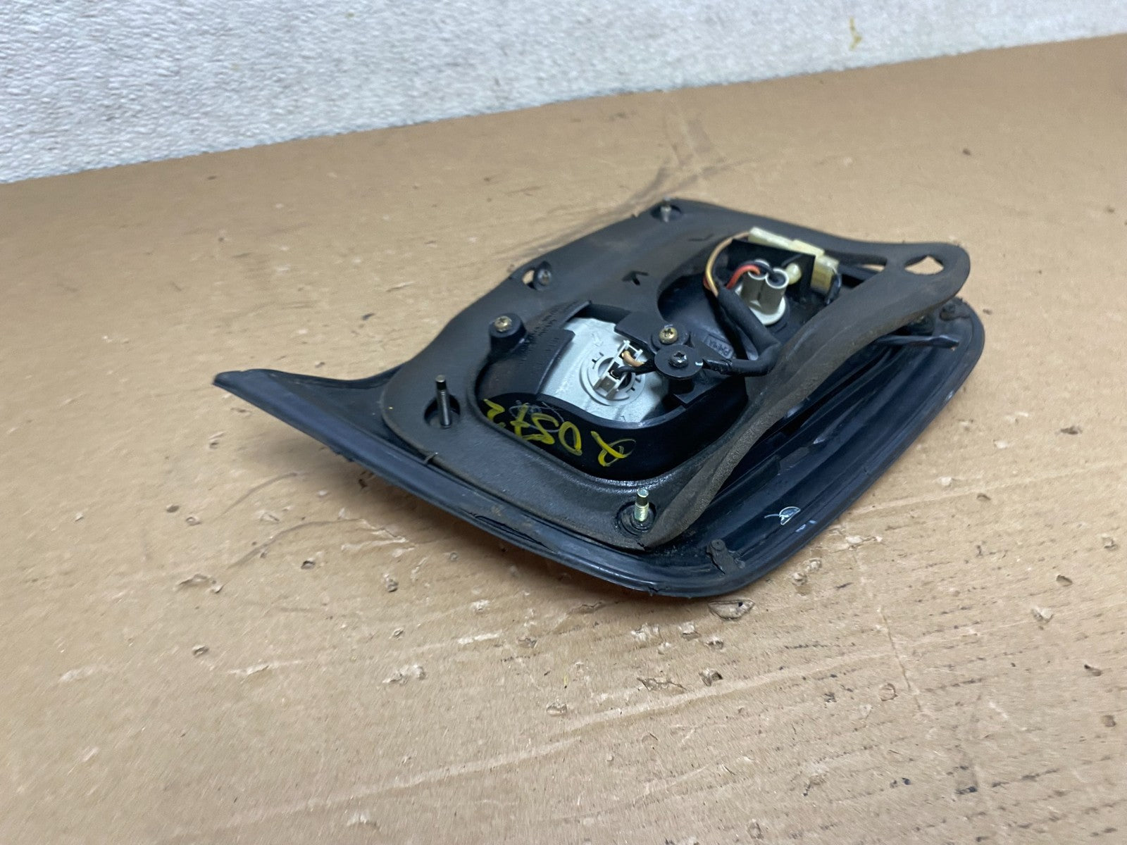 2001 2002 Subaru Forester Left Driver Inner Lid Mounted Tail Light Oem R0572 DW5