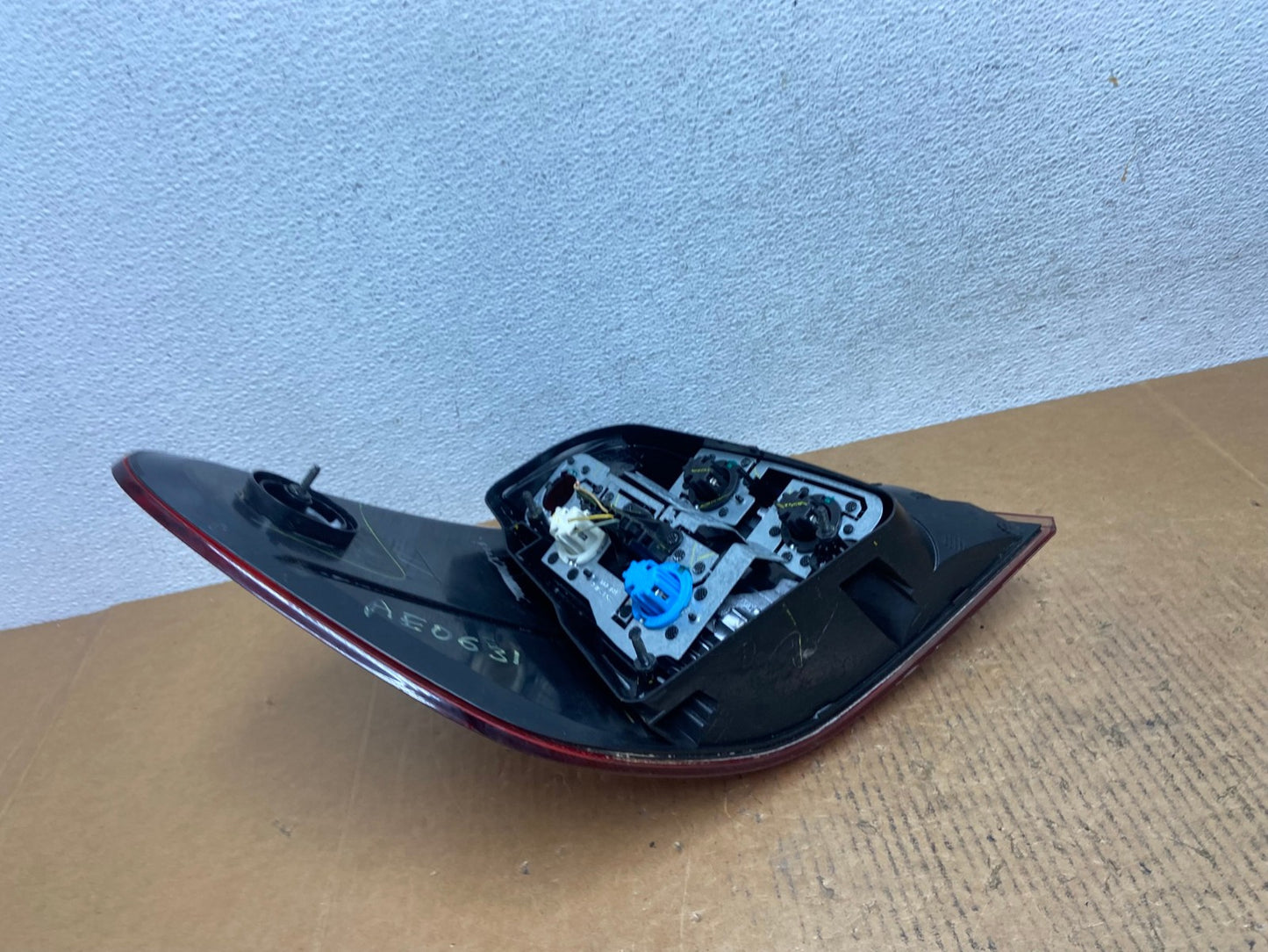 2009 to 2011 Mercedes ML350 ML-Class Right Passenger RH Tail Light AE0631 LK4