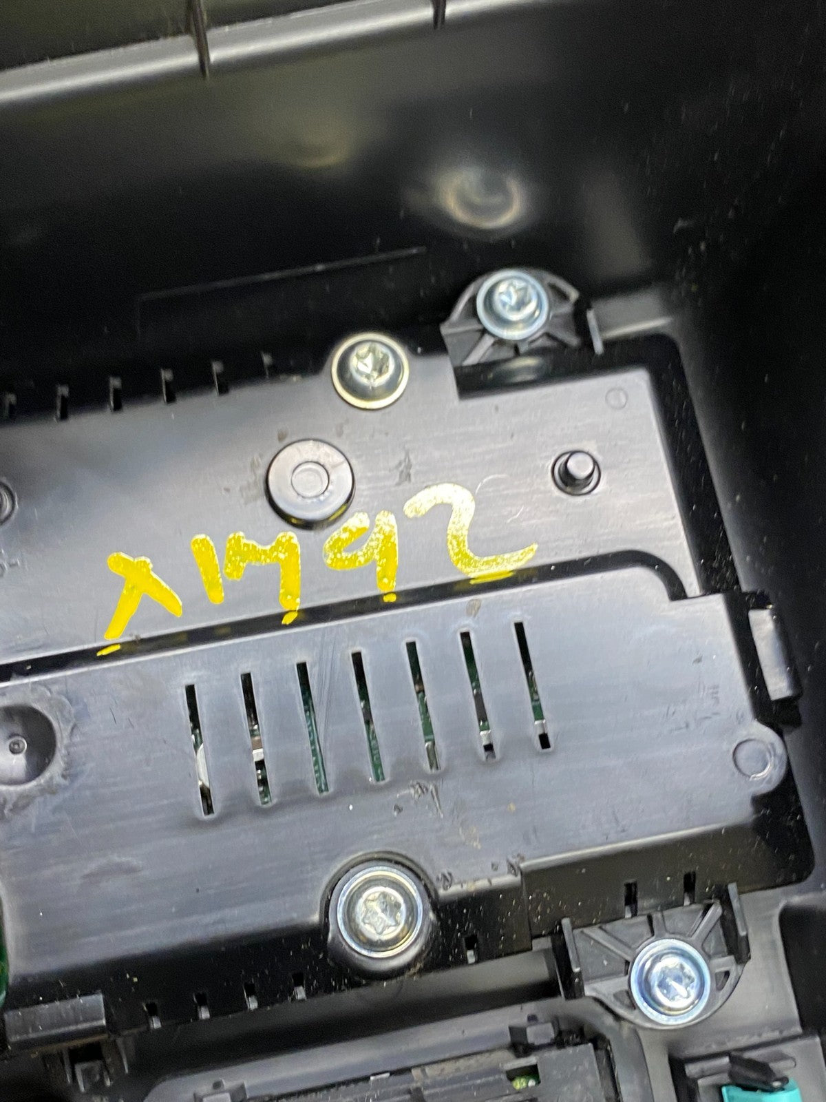 2020 to 2023 Ford  Explorer Console Radio Display Screen Air Vents Oem X1492 DG6