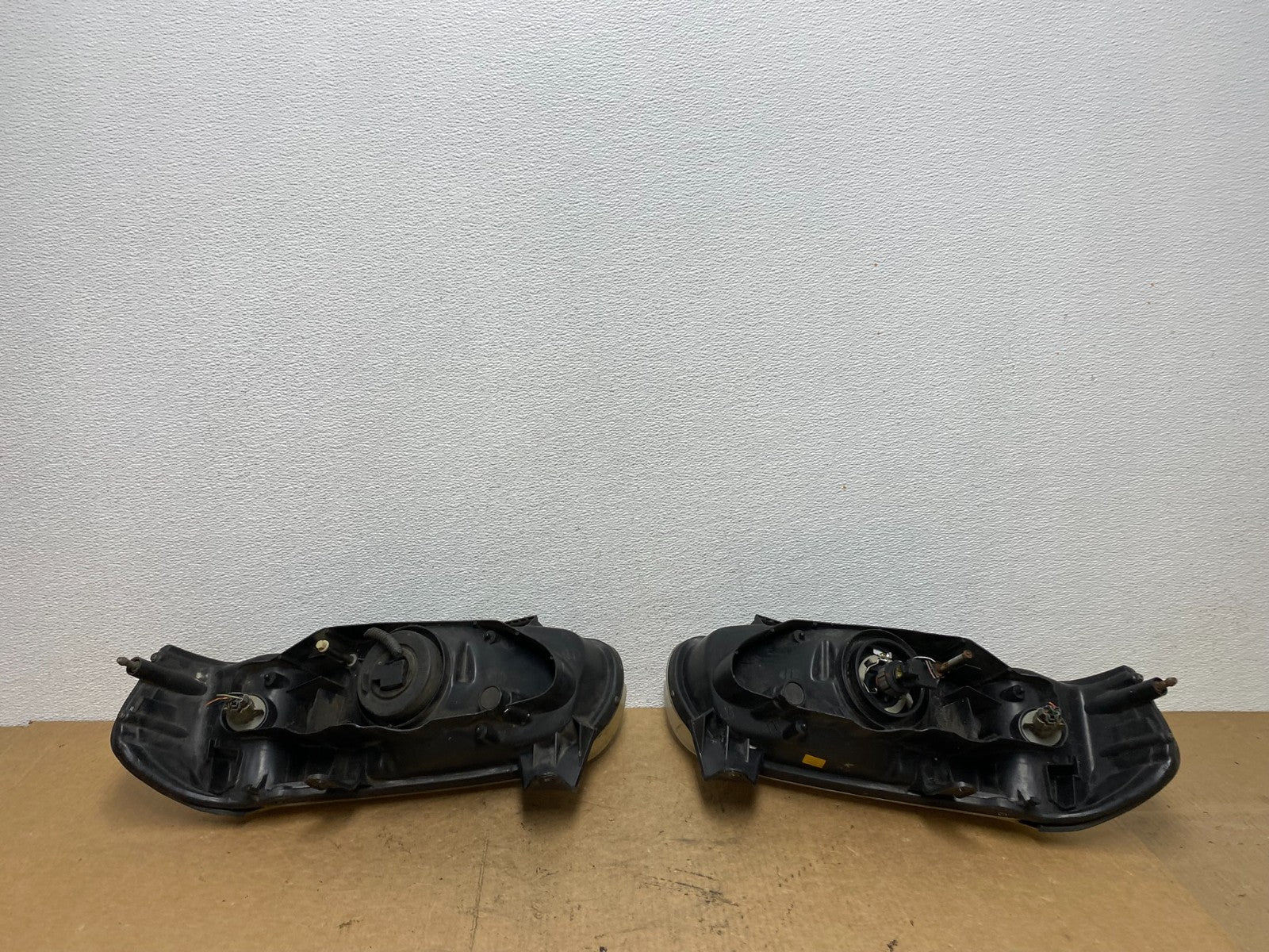 2000 to 2001 Nissan Maxima Left + Right Set Halogen Headlights Oem AC3482 DW6