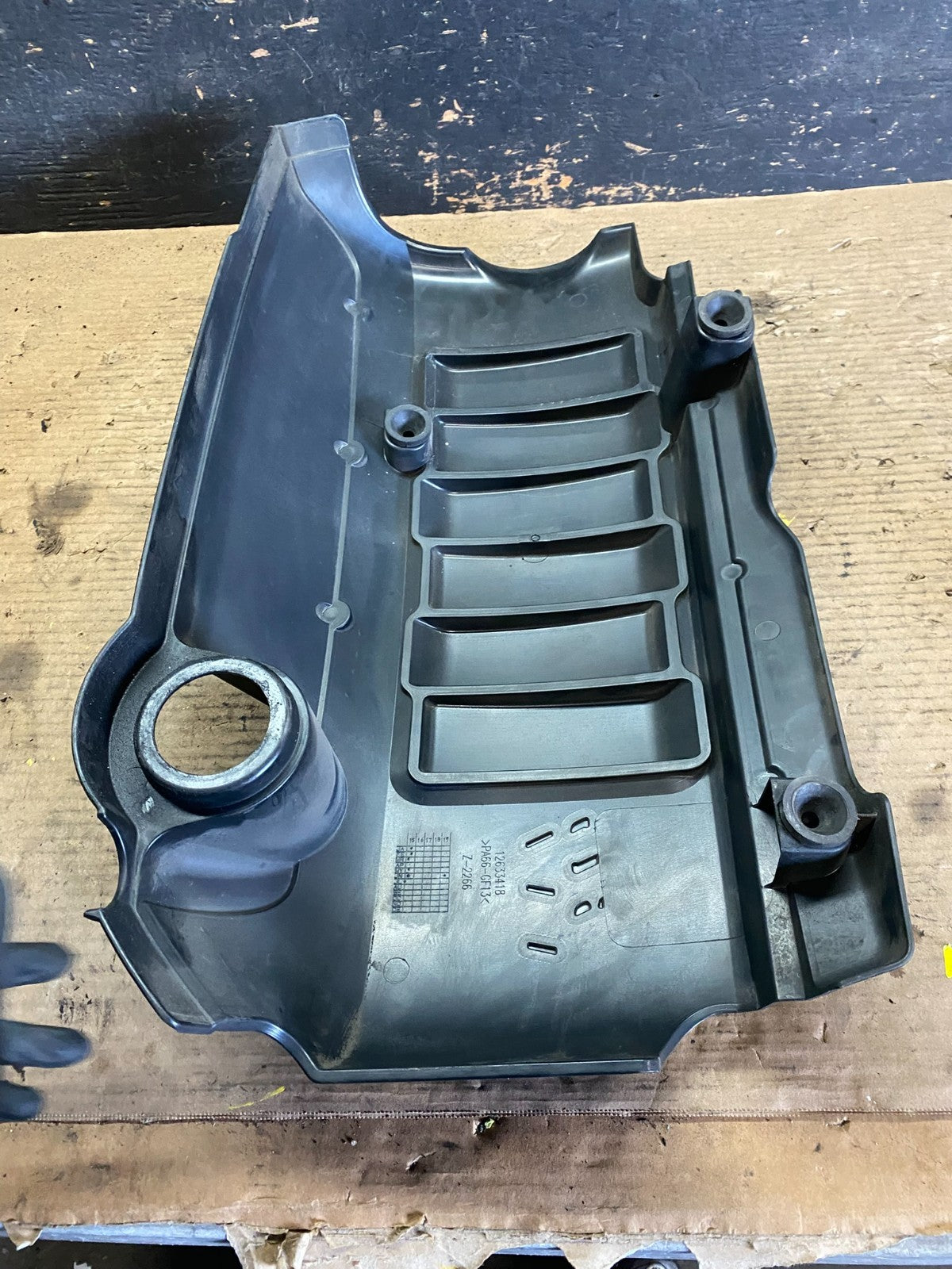 2007 to 2008 GMC Acadia 3.6L VVT Engine Cover Shield OEM S5901 DG7