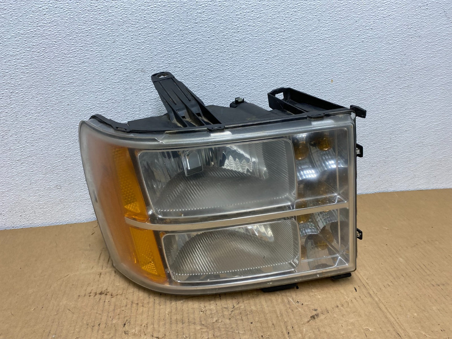 2007 - 2014 GMC Sierra Right Passenger RH Halogen Headlight AC7631 DW0