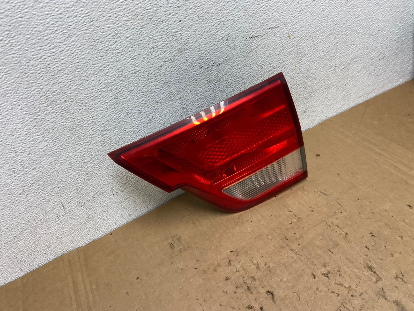 2011-2013 Jeep Grand Cherokee Right Passenger Rh Inner Tail Light AD3102 LK2