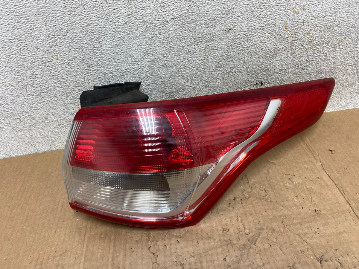 2013 to 2016 Ford Escape Right Passenger RH Side Tail Light AI5517 LK0