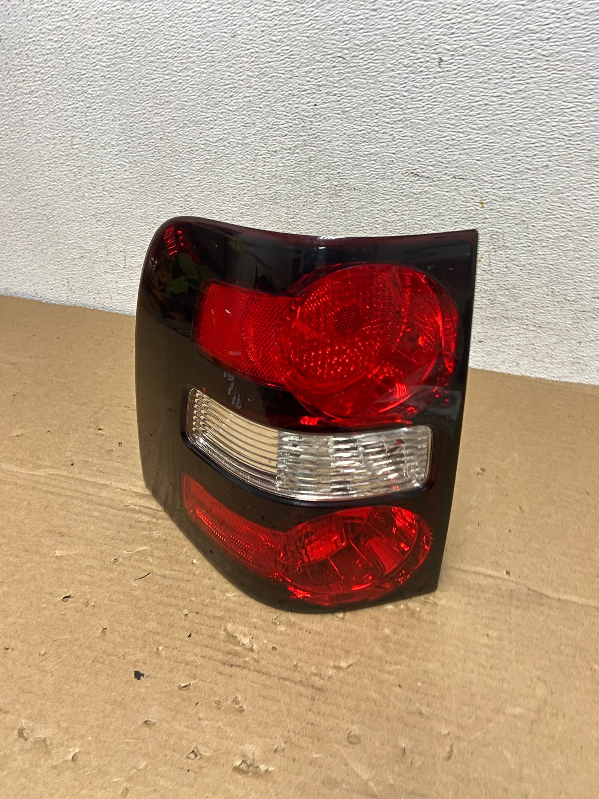 2006 to 2010 Ford Explorer Left Driver Lh Side Tail light AD3929 LK0