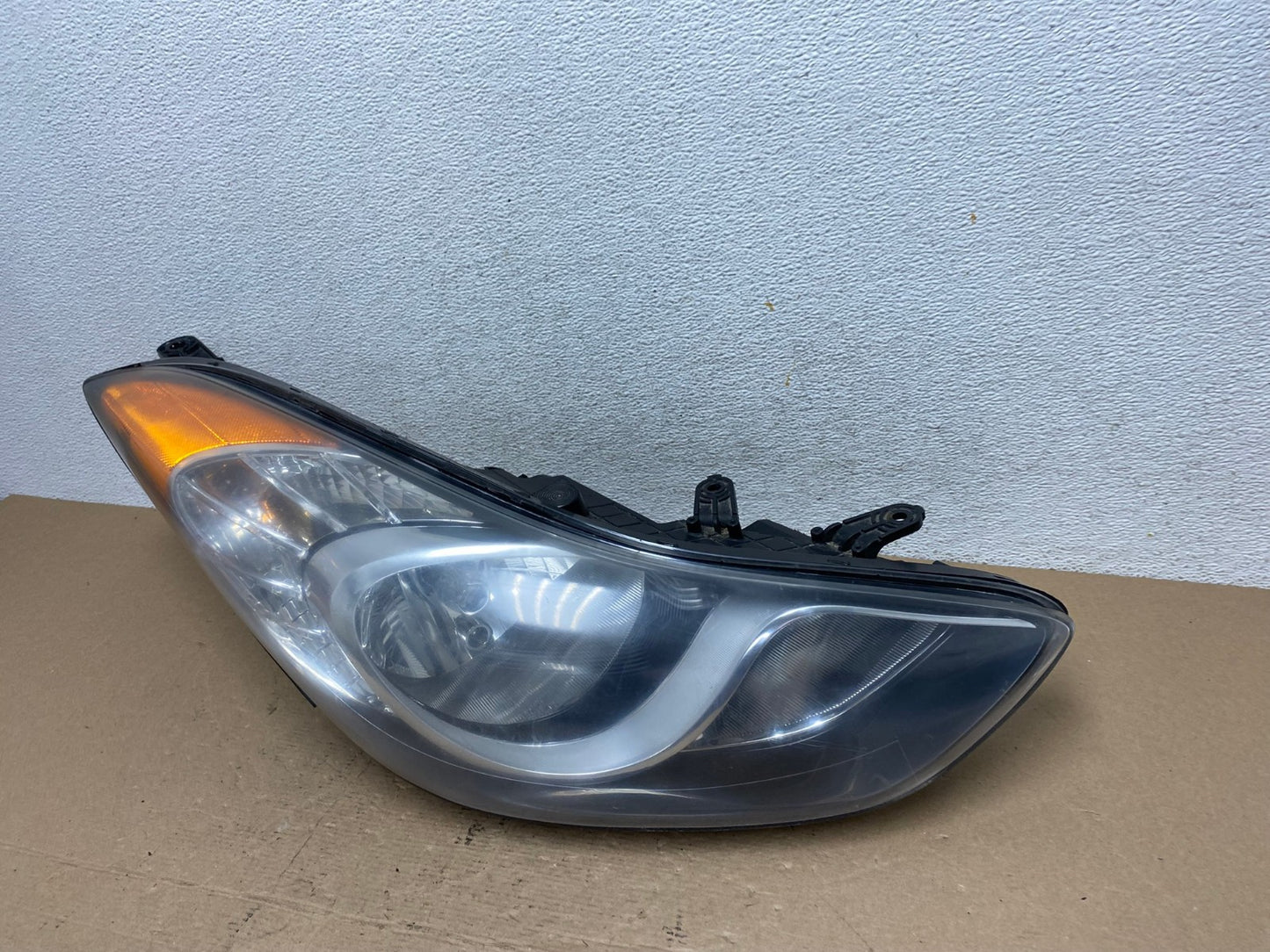 2011 2012 2013 Hyundai Elantra Right Passenger Headlight AF4583 LK1