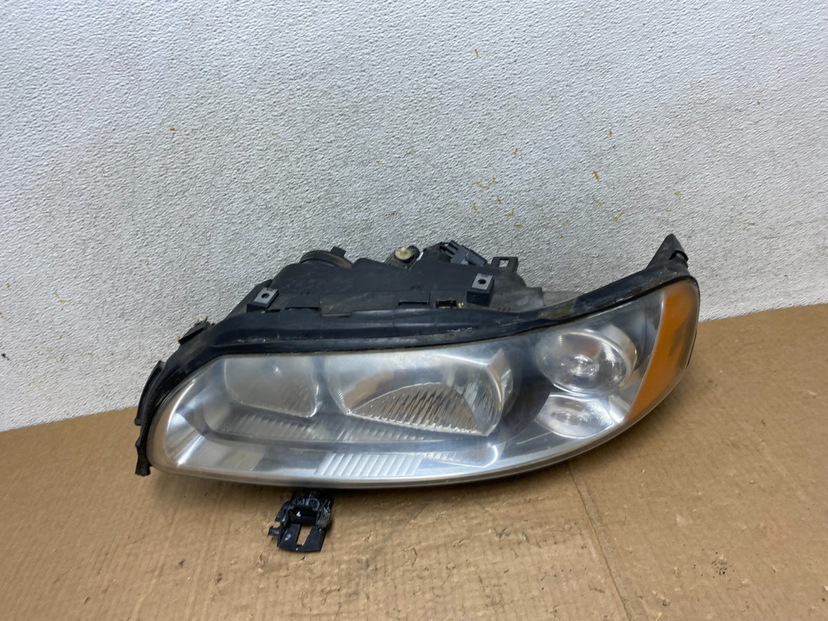 2005 to 2009 Volvo S60 Left Halogen Driver Side Headlight AI5547 DW0