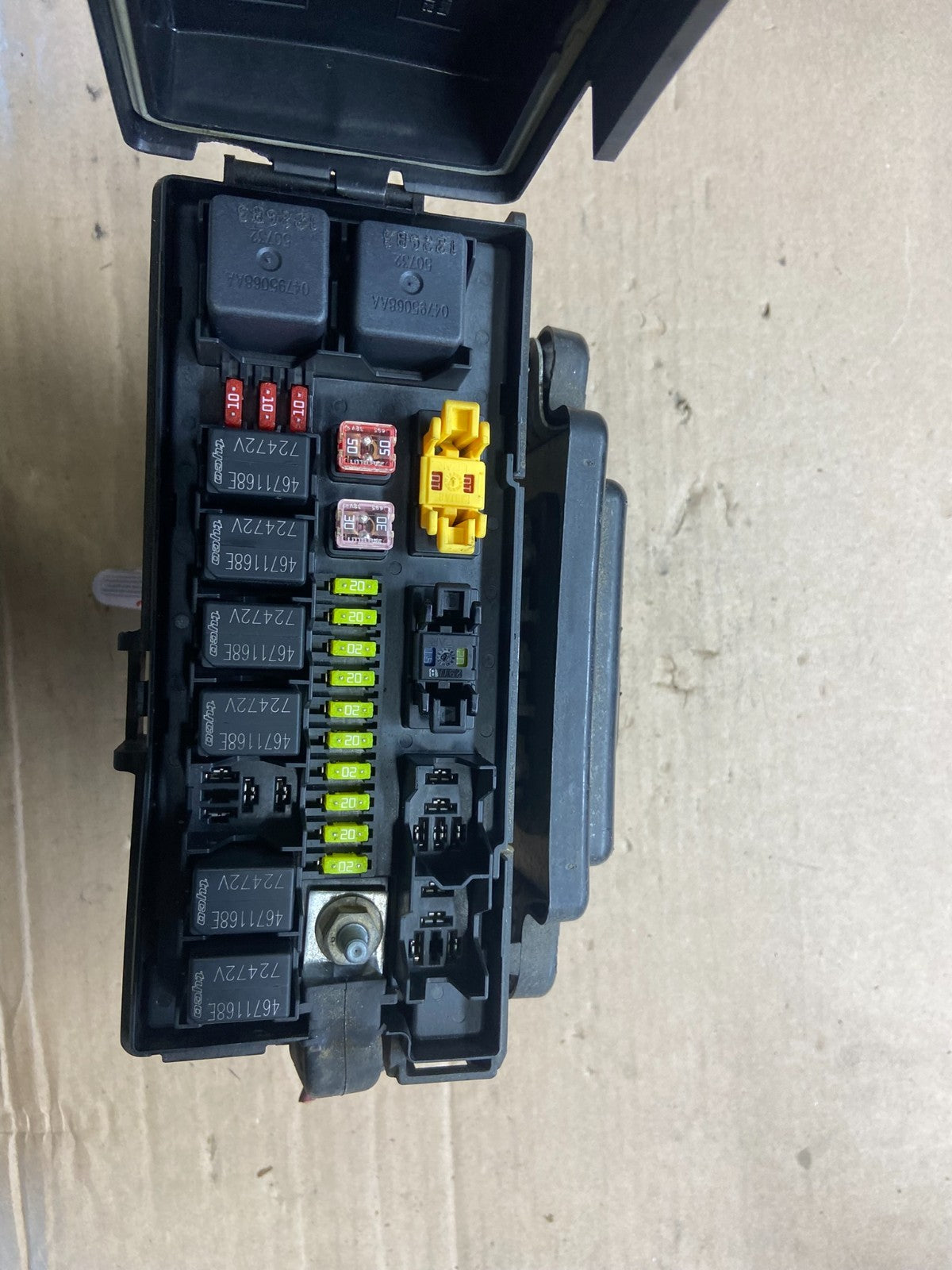 2006 Jeep Commander Fuse Box Relay BCM Body Control Module P7607 DG2