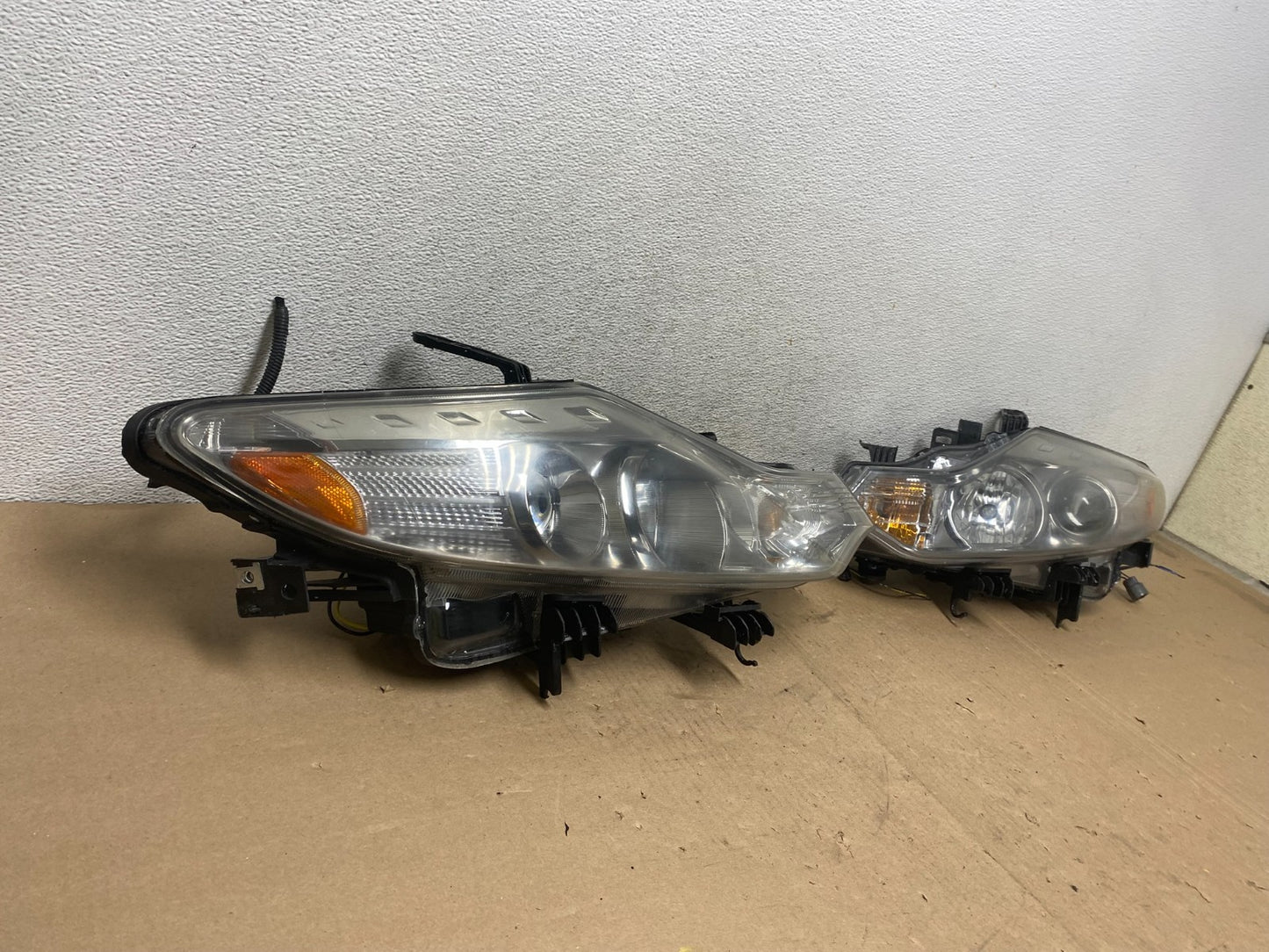 Halogen 2011 2012 2013 2014 Nissan Murano Headlights Left+Right AG4761 DW1