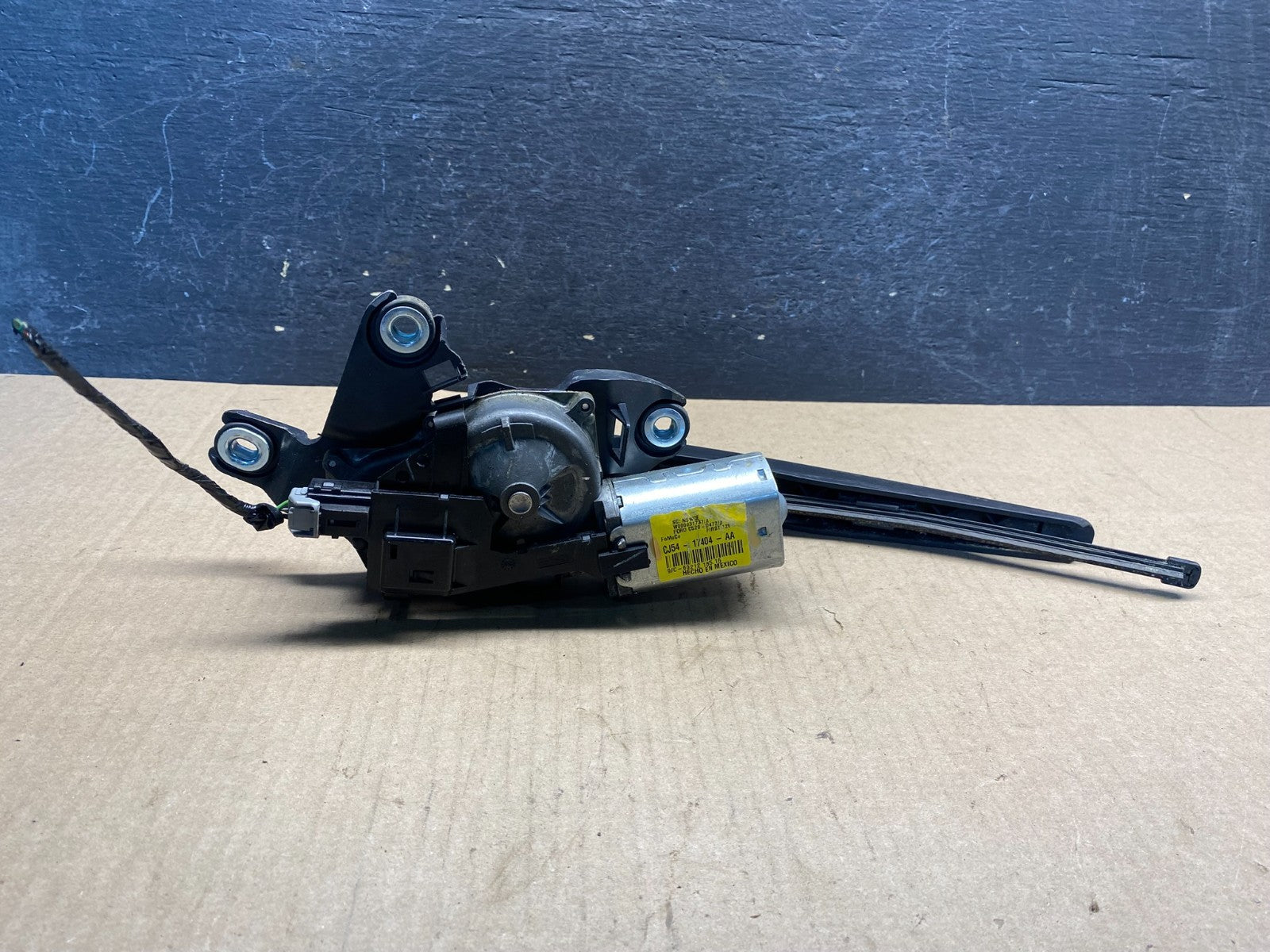 2013 to 2019 Ford Escape Rear Windshield Wiper Motor AG9658 DG5