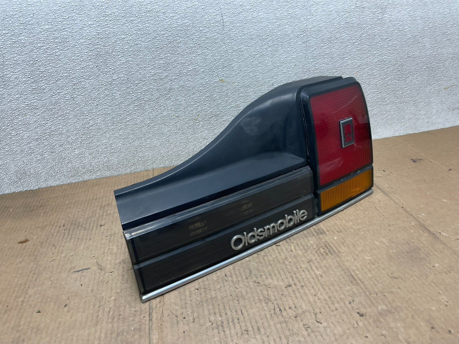 1987 1988 Oldsmobile Calais Right Passenger Side Tail Light AA65612