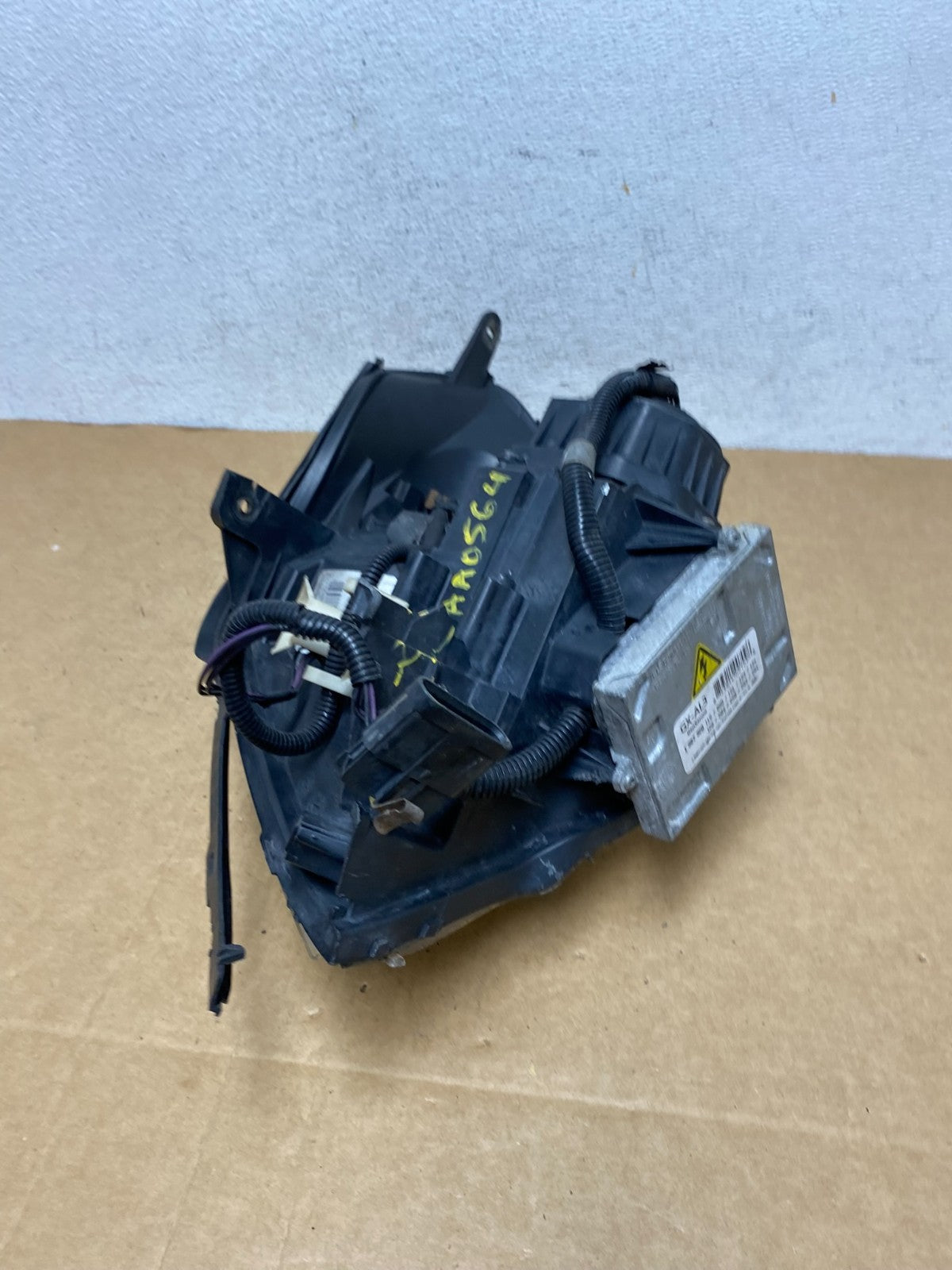 2006 to 2011 Cadillac DTS Right Passenger RH Side Xenon Hid Headlight AD4505 DW8