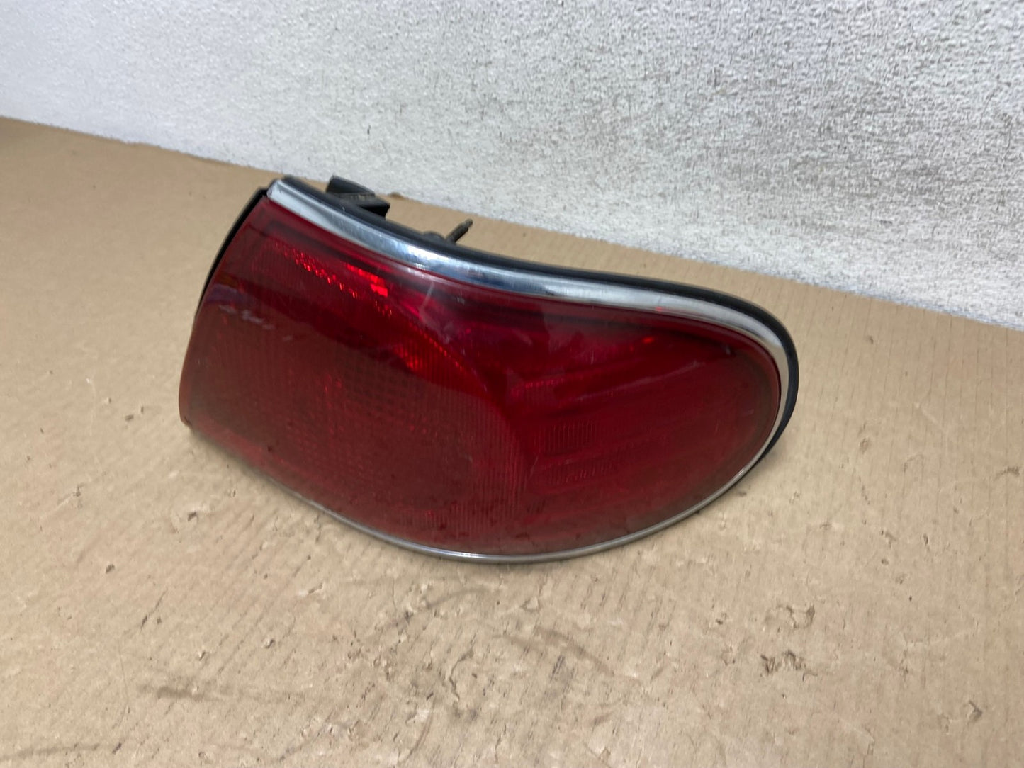 2000 to 2005 Buick Lesabre Right Passenger RH Side Tail Light AG5958 LK1