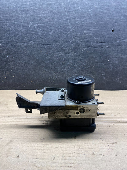 2002-2005 Mercedes W203 C230 CLK500 ABS Anti Lock Brake Pump Module AH9644 DW3